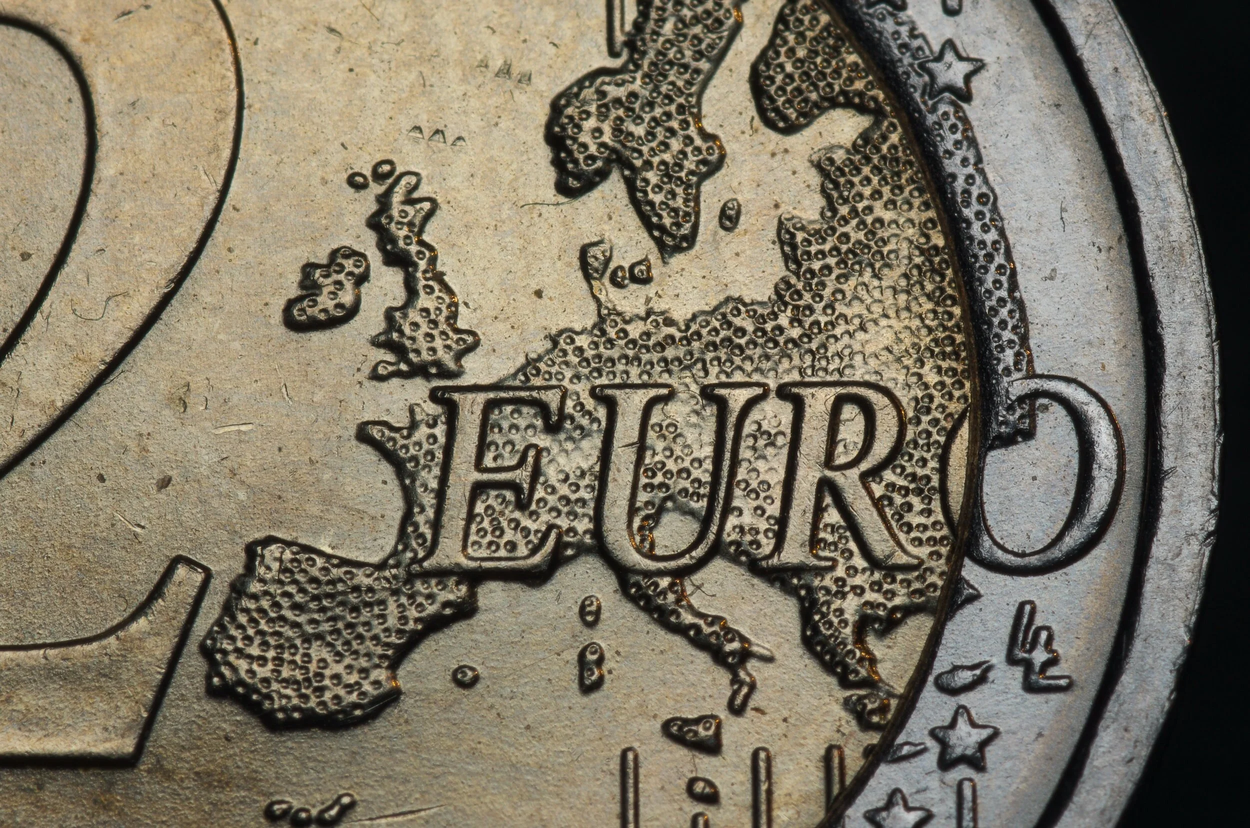 INTERNATIONAL INVESTMENT: Spain and Cyprus issue first euro-denominated AT1s since Credit Suisse rescue sale