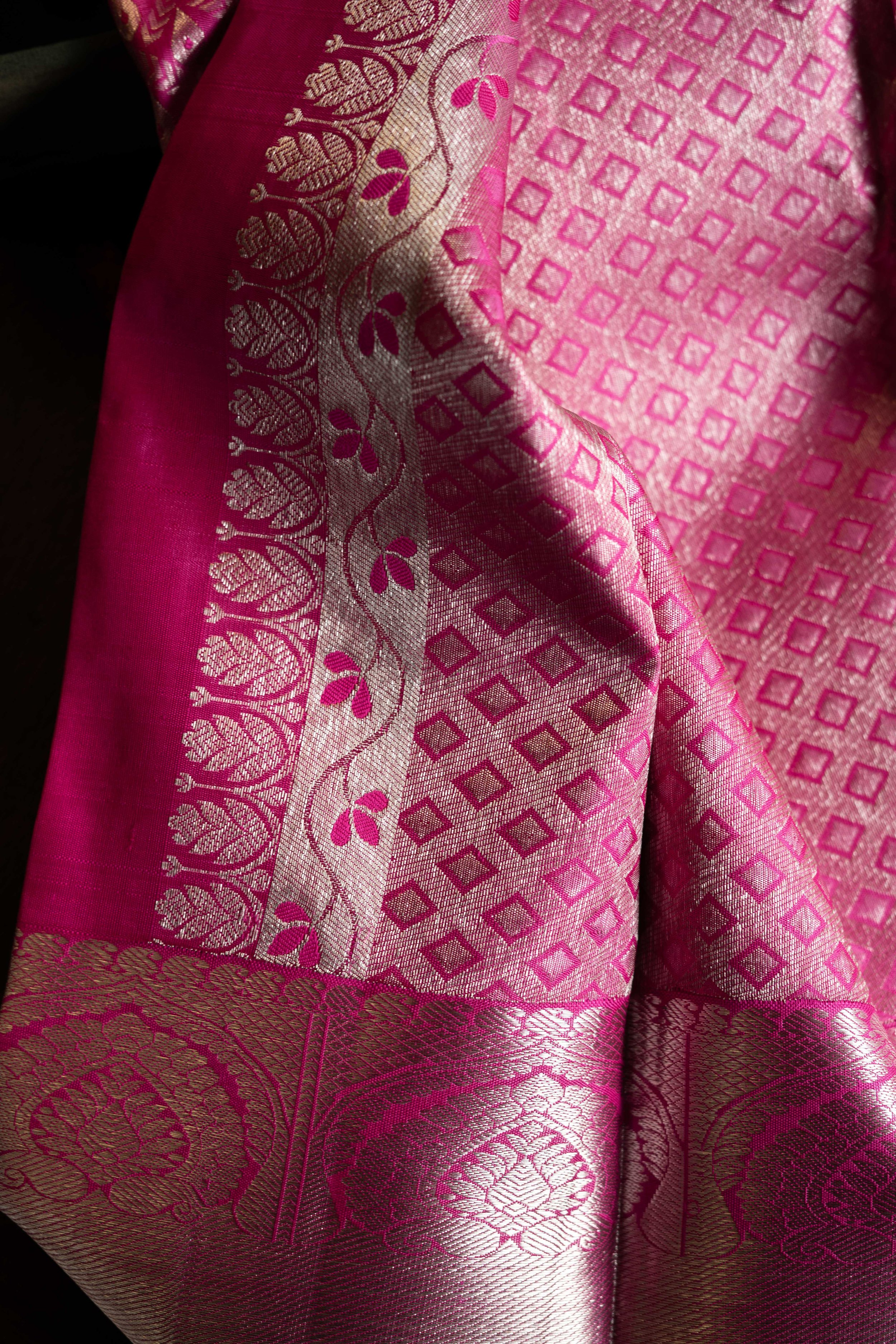 Banarasi Semi Silk Saree With Silver Zari Polka Dots Weaving-Red –  Banarasikargha