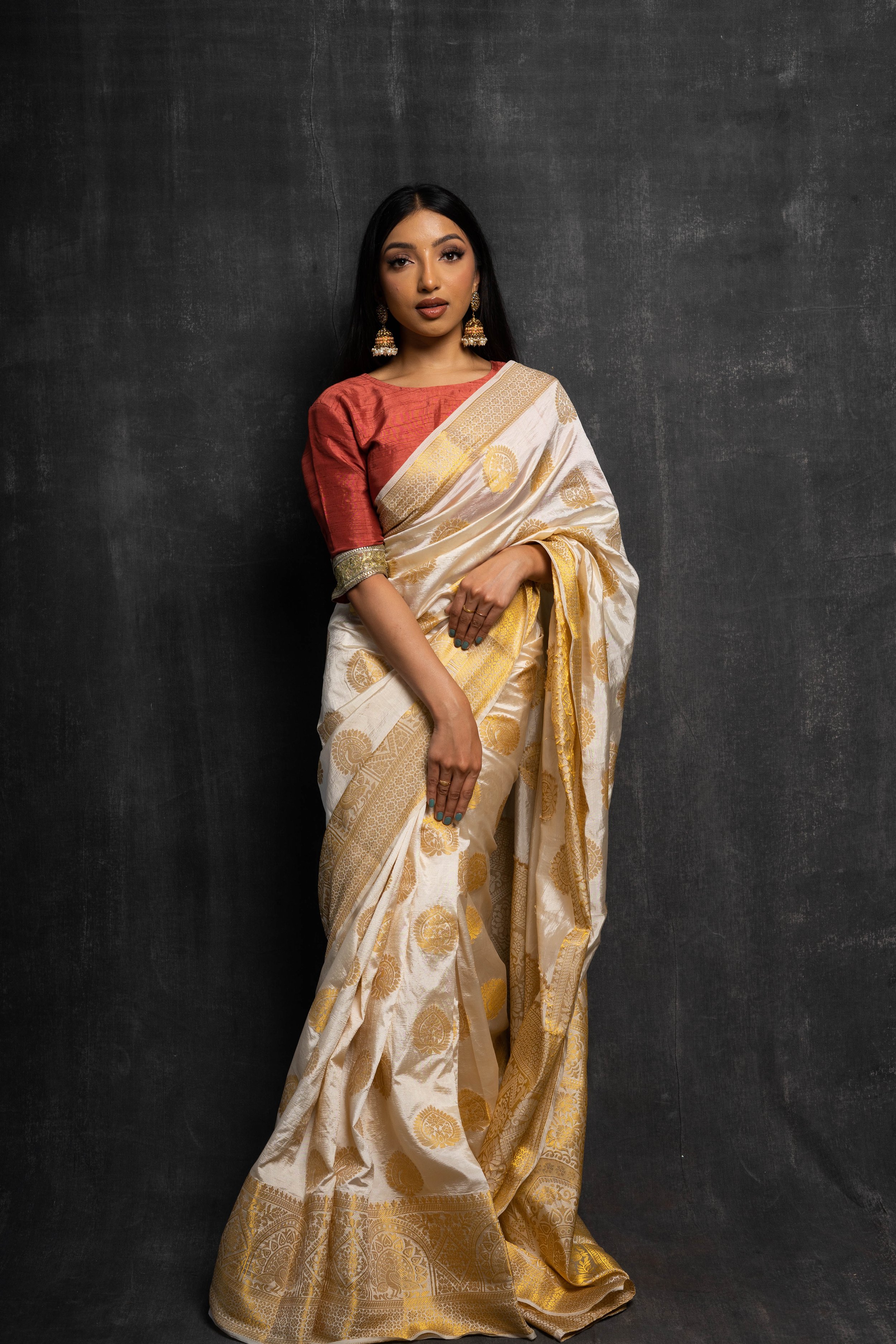 Buy Lovely Off White Floral Printed Banarasi Silk Traditional Saree - Zeel  Clothing