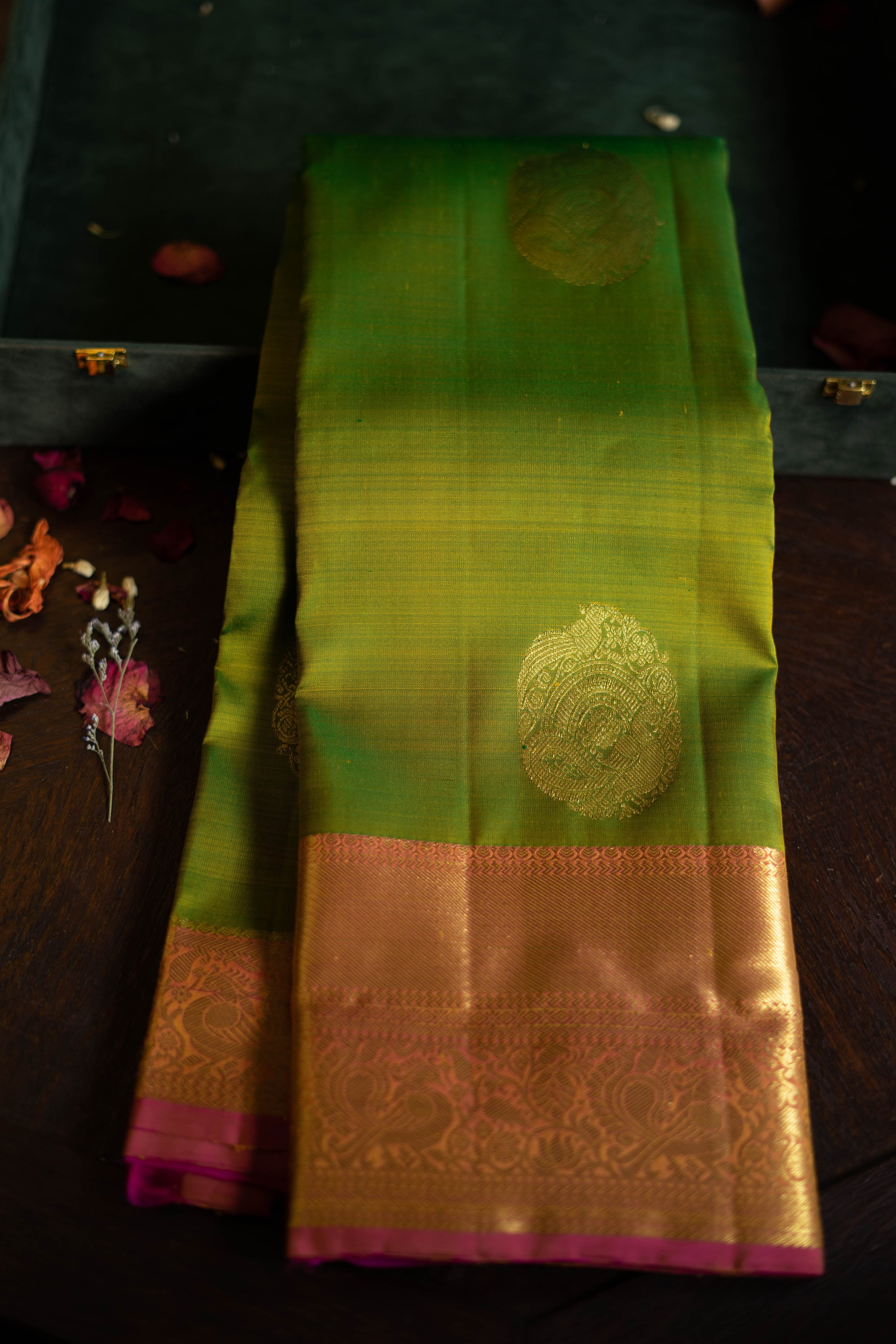 Taffy Pink Handloom Banarasi Chiniya Silk Saree | Avishya.com