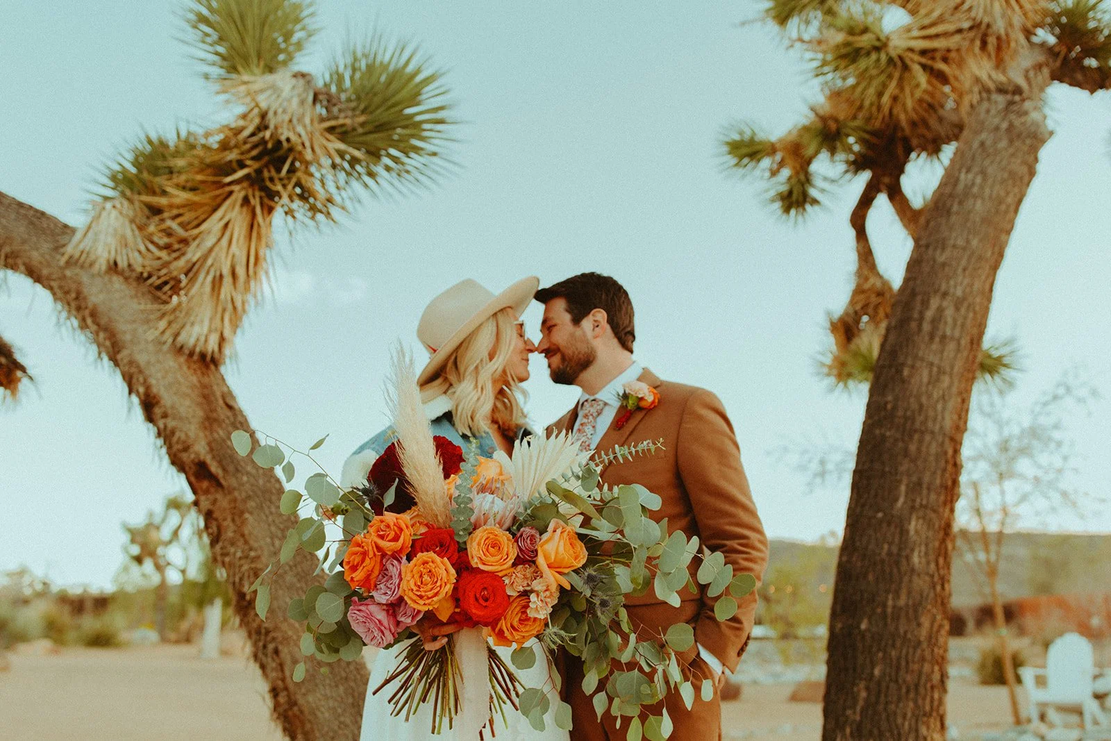 mobile-vulgaris-san-diego-florist-joshua-tree-california-tumbleweed-sanctuary-wedding-bridal-bouquet-bride-groom.JPG