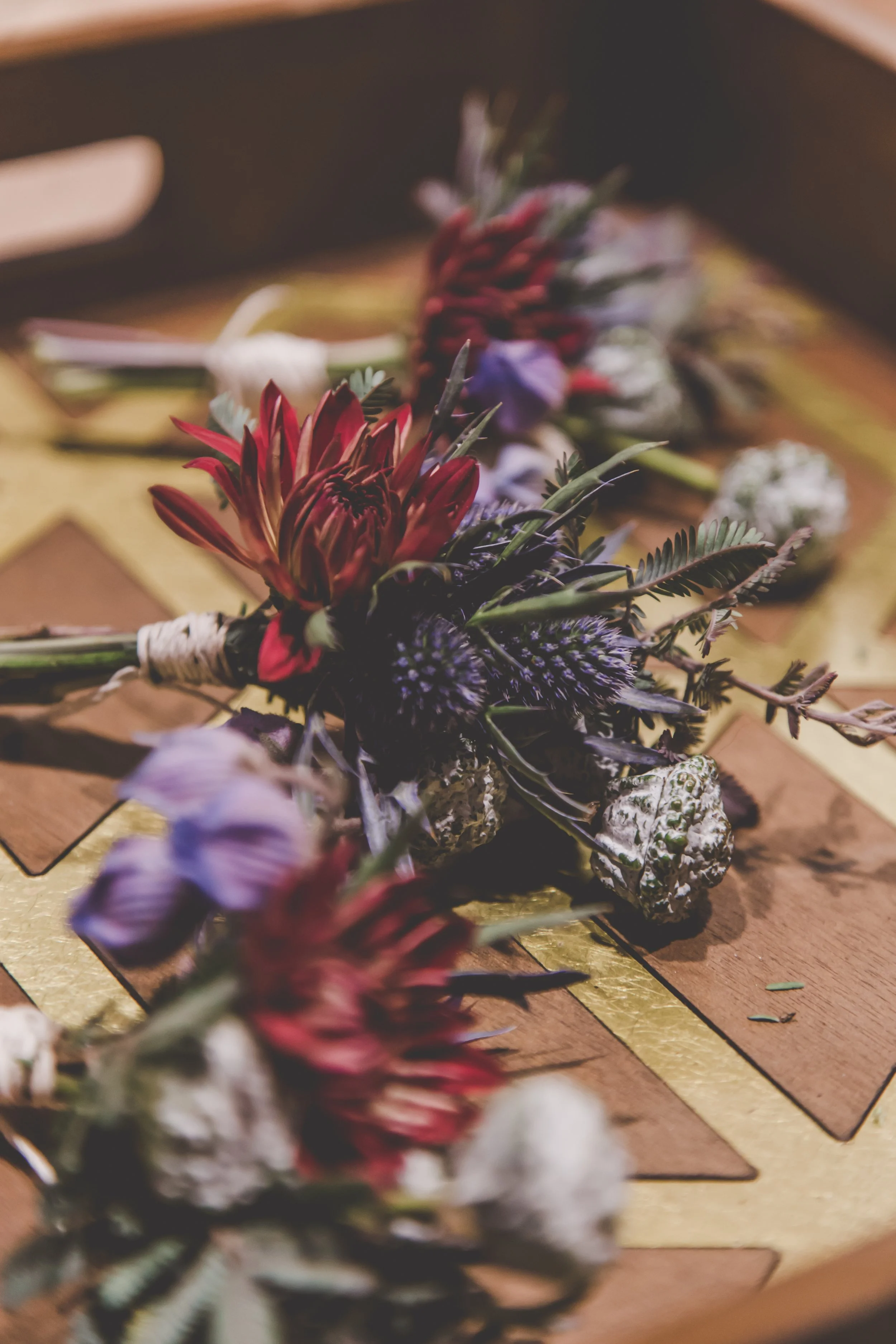 mobile-vulgaris-san-diego-florist-los-angeles-southern-california-wedding-bridal-moody-boutonniere.jpg