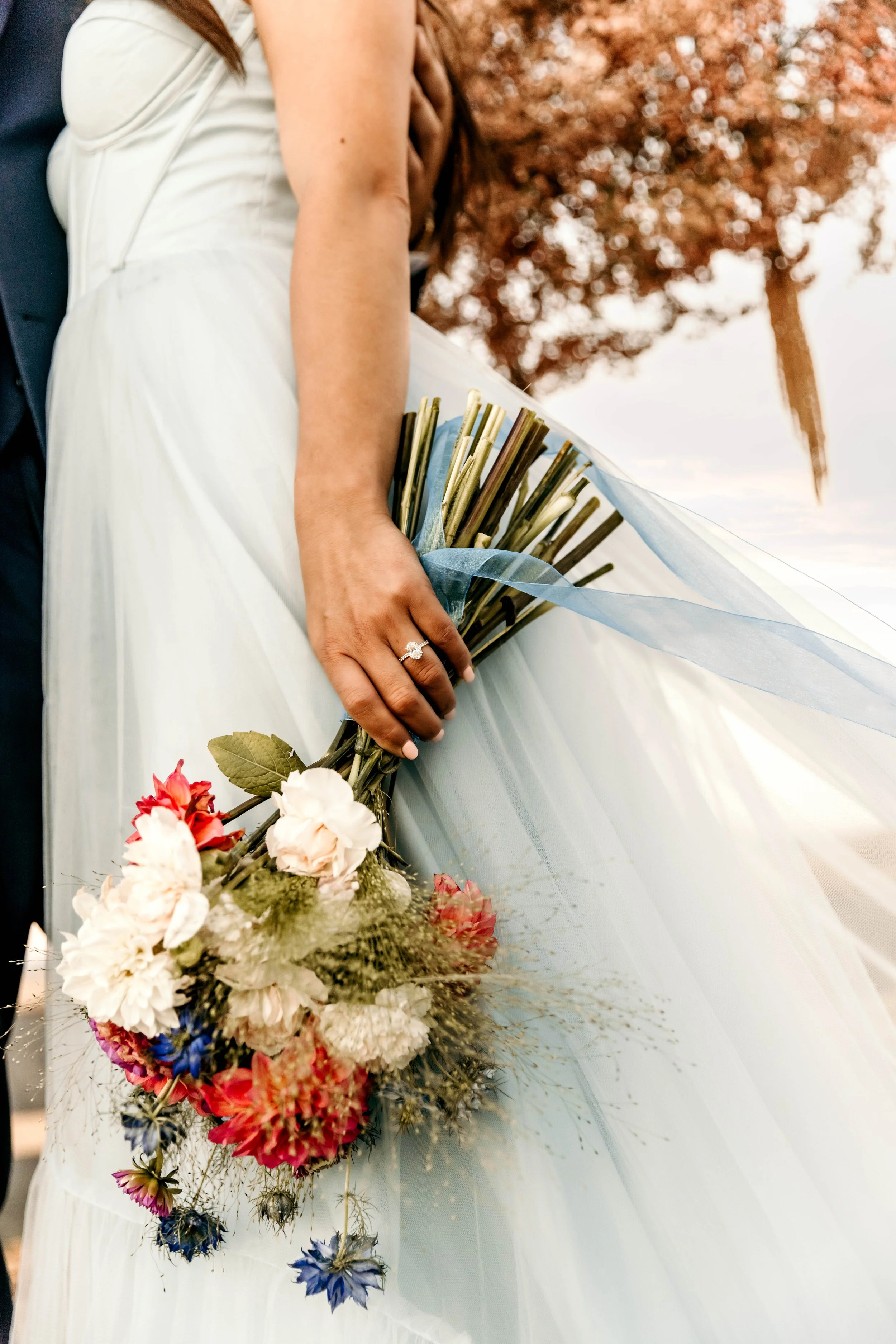 mobile-vulgaris-san-diego-florist-san-marcos-southern-california-bridal-bouquet-bride-groom.jpg