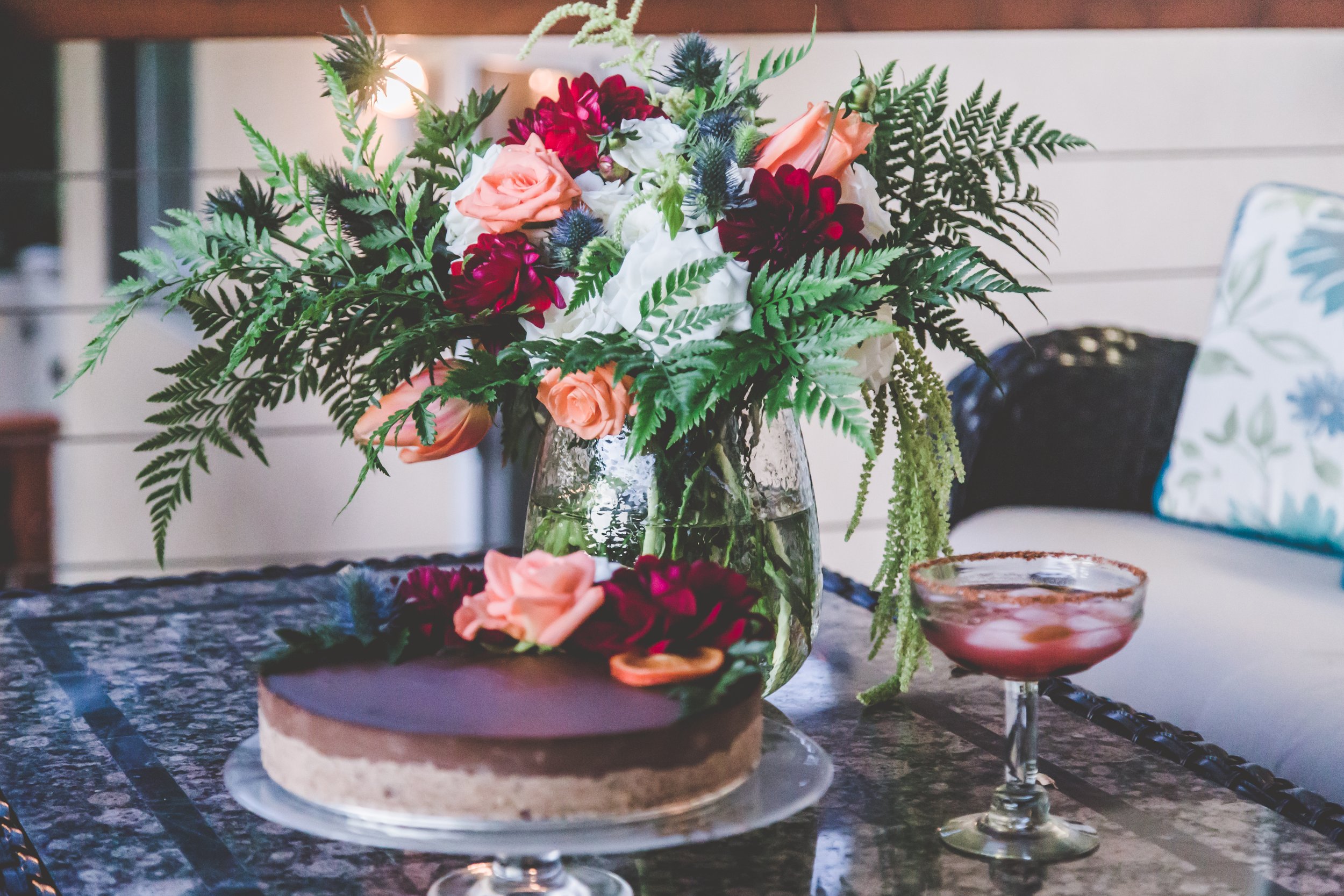 mobile-vulgaris-san-diego-florist-los-angeles-california-moody-dessert-table.jpg