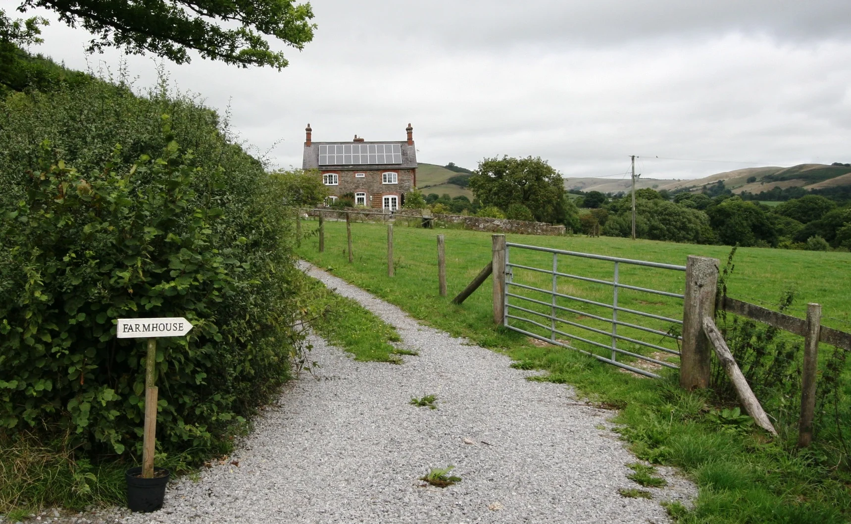 FARMHOUSE DRIVE GOOD.jpg