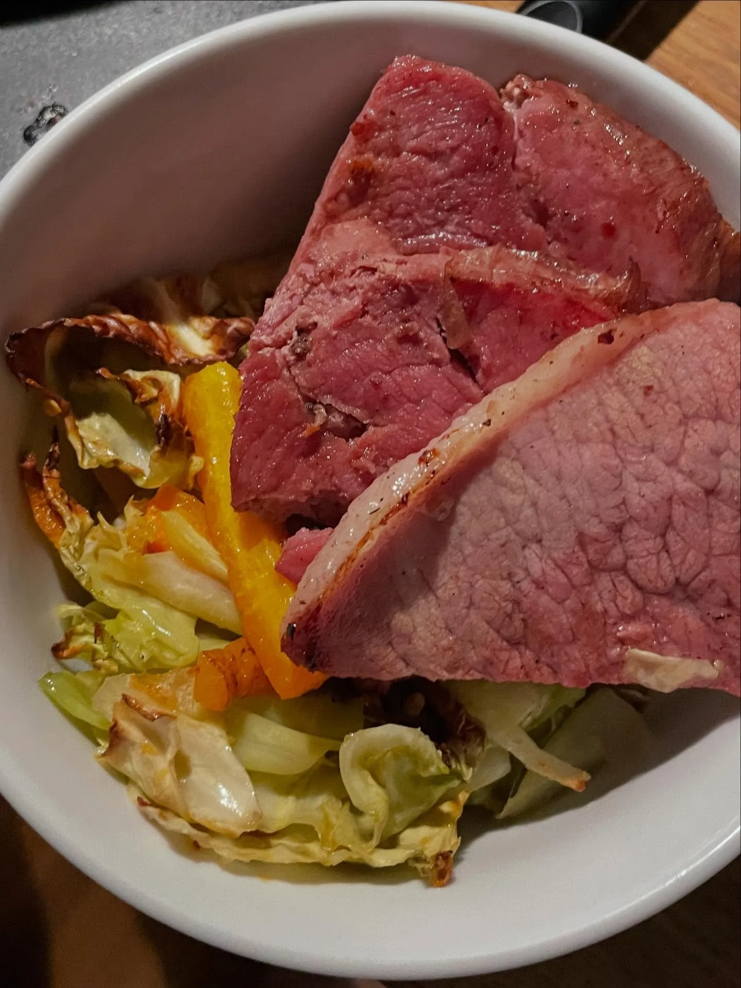 Last nights dinner was so good! And all local! @deeprootsmilling grits, Bellair ham, and roasted cabbage, carrots and daikon (all Bellair veggies). So cozy for these icy conditions. What are your easy and cozy meals looking like these days?