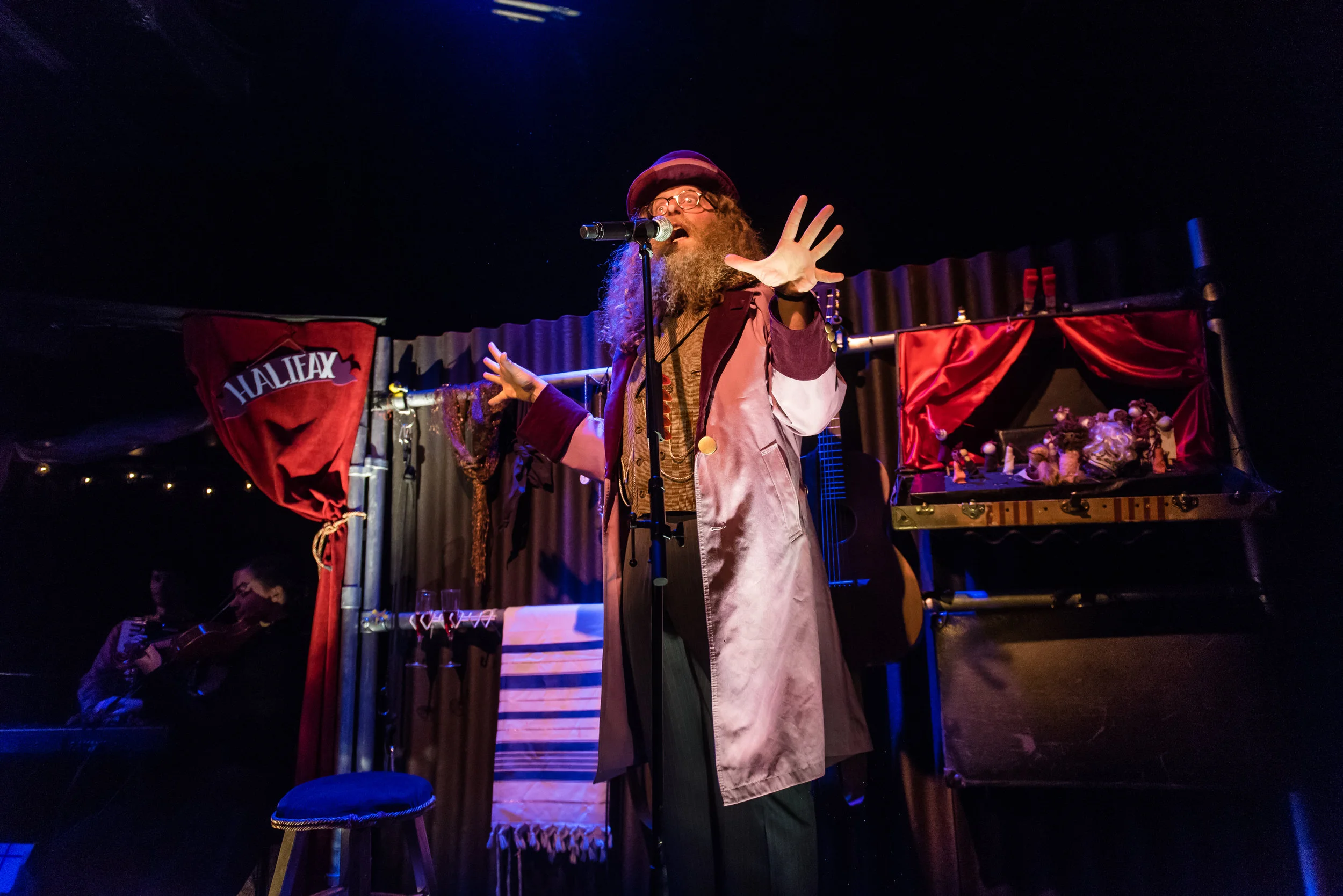 STOO METZ PHOTOGRAPHY Spectacle: Ben Caplan dans “Old Stock, A Refugee Love Story”