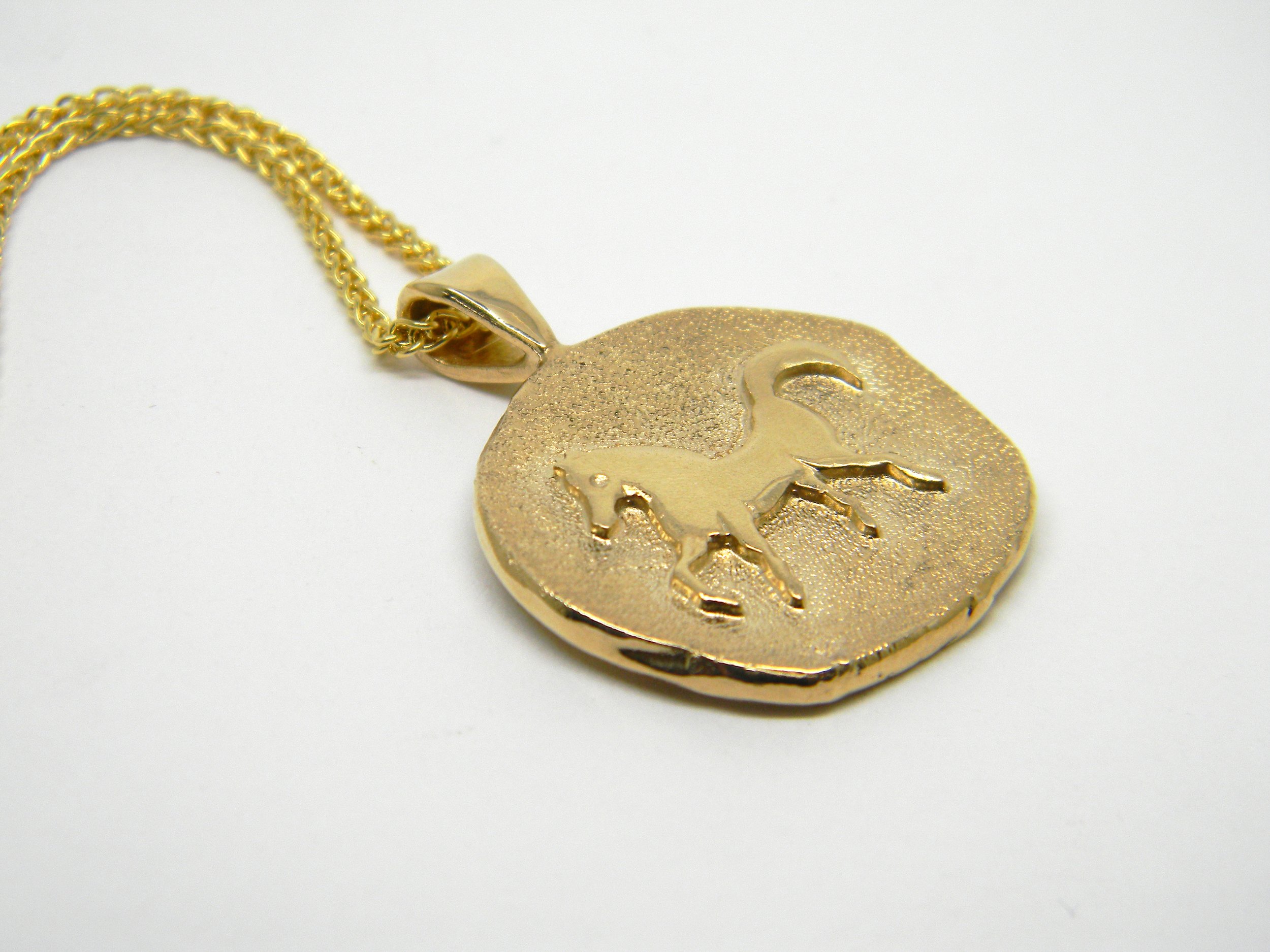 Dira Coin Pendant in Gold | Kendra Scott