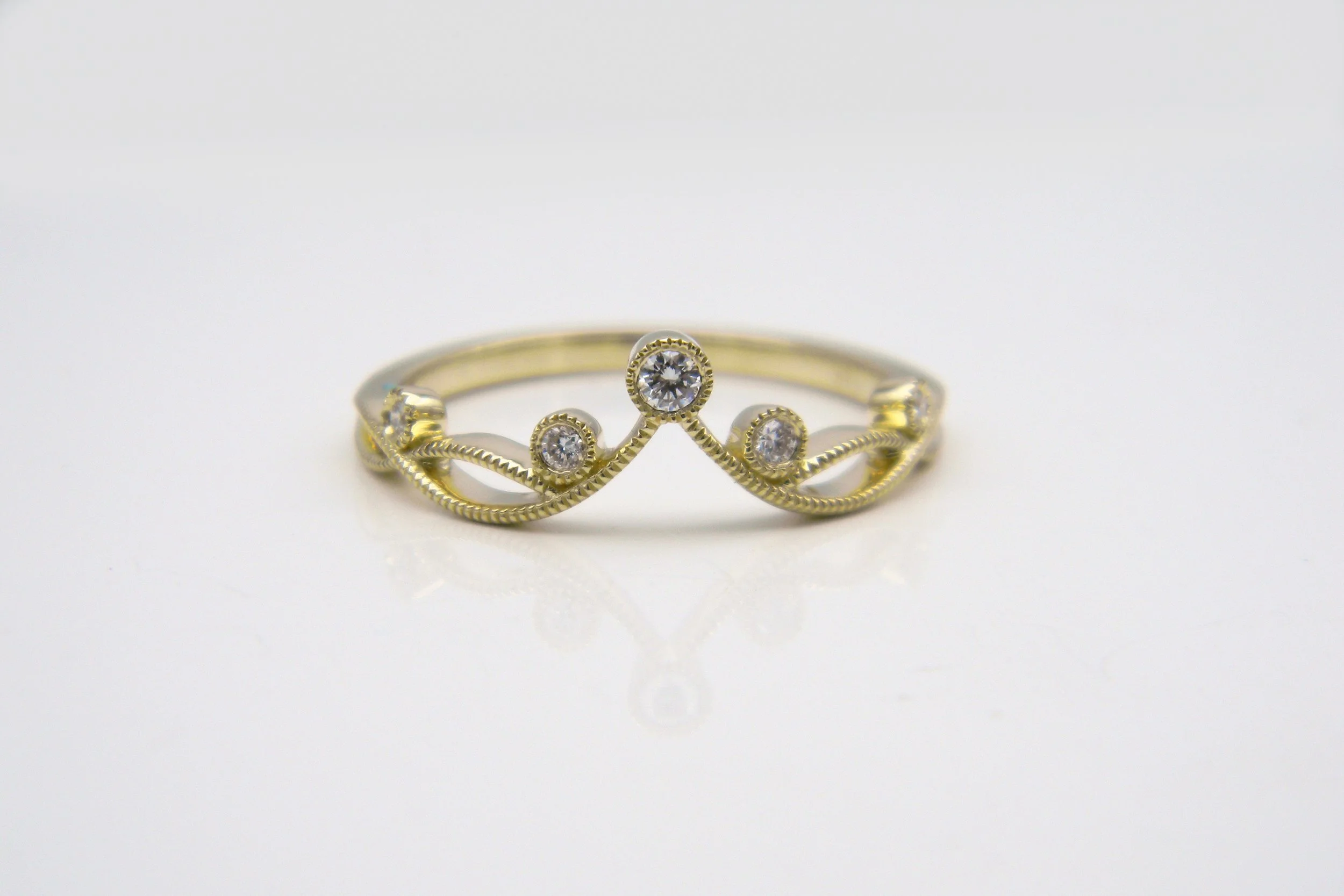 DiamondTwirlRIng4.jpg