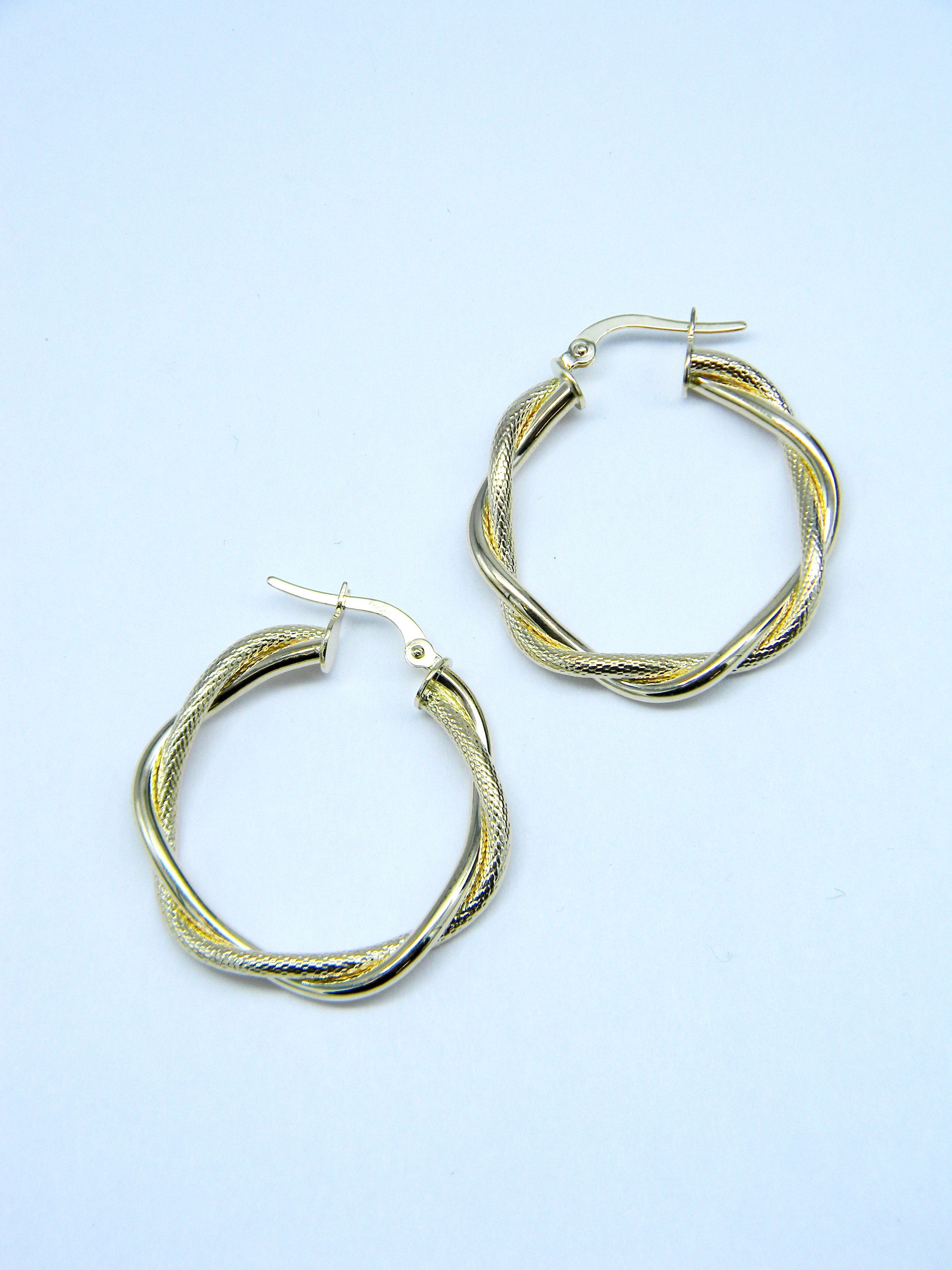 twistedhoop2.jpg