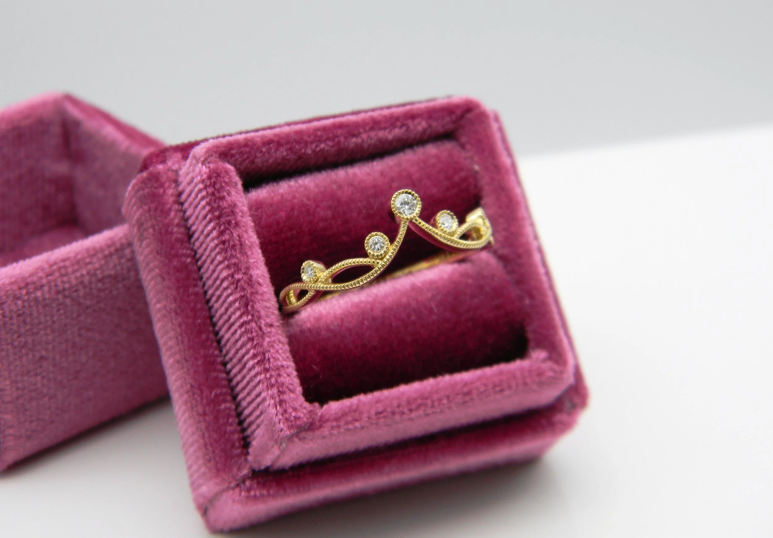 DiamondTwirlRIng3.jpg