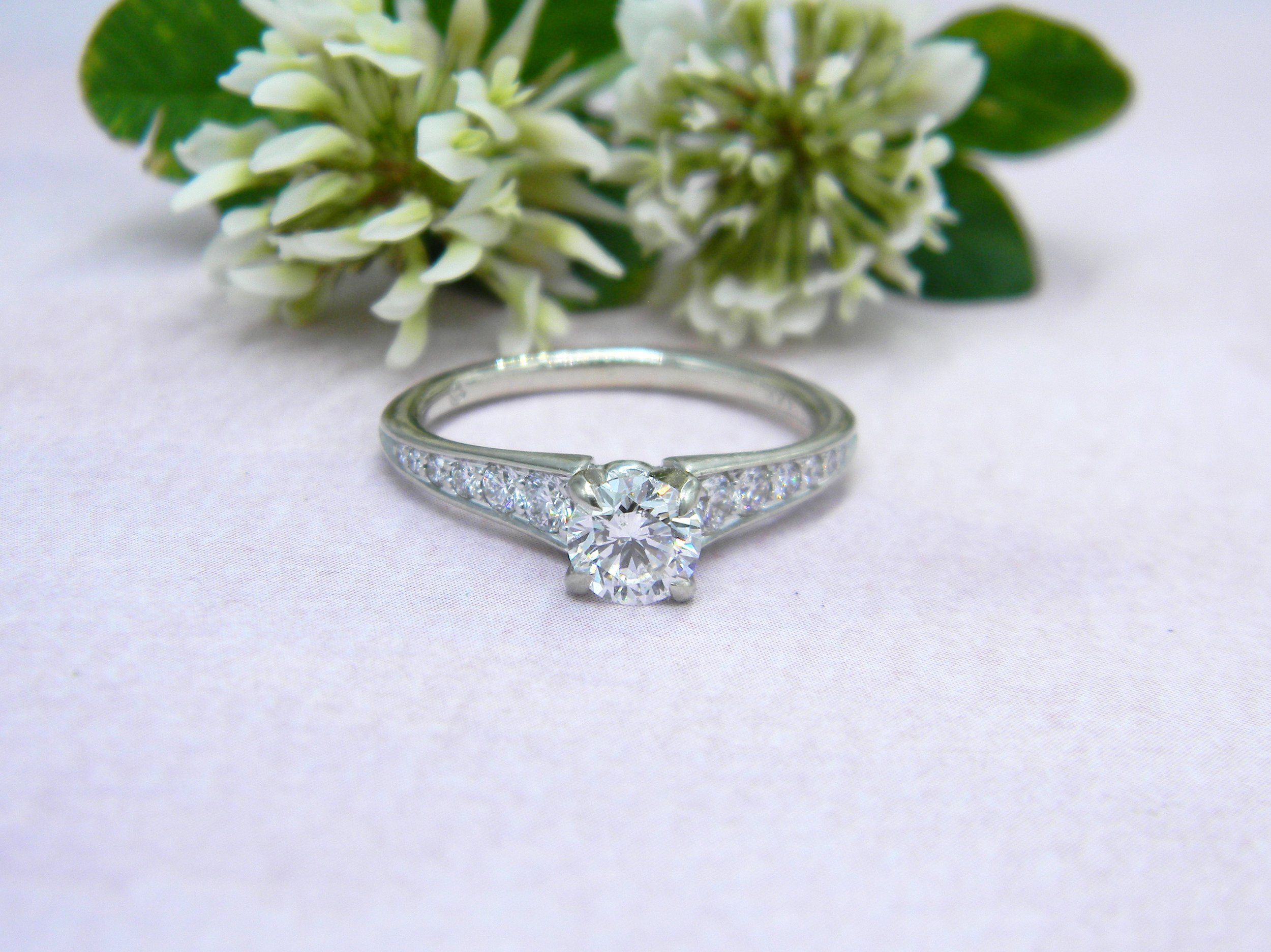 Exquisite White Gold Diamond Engagement Ring