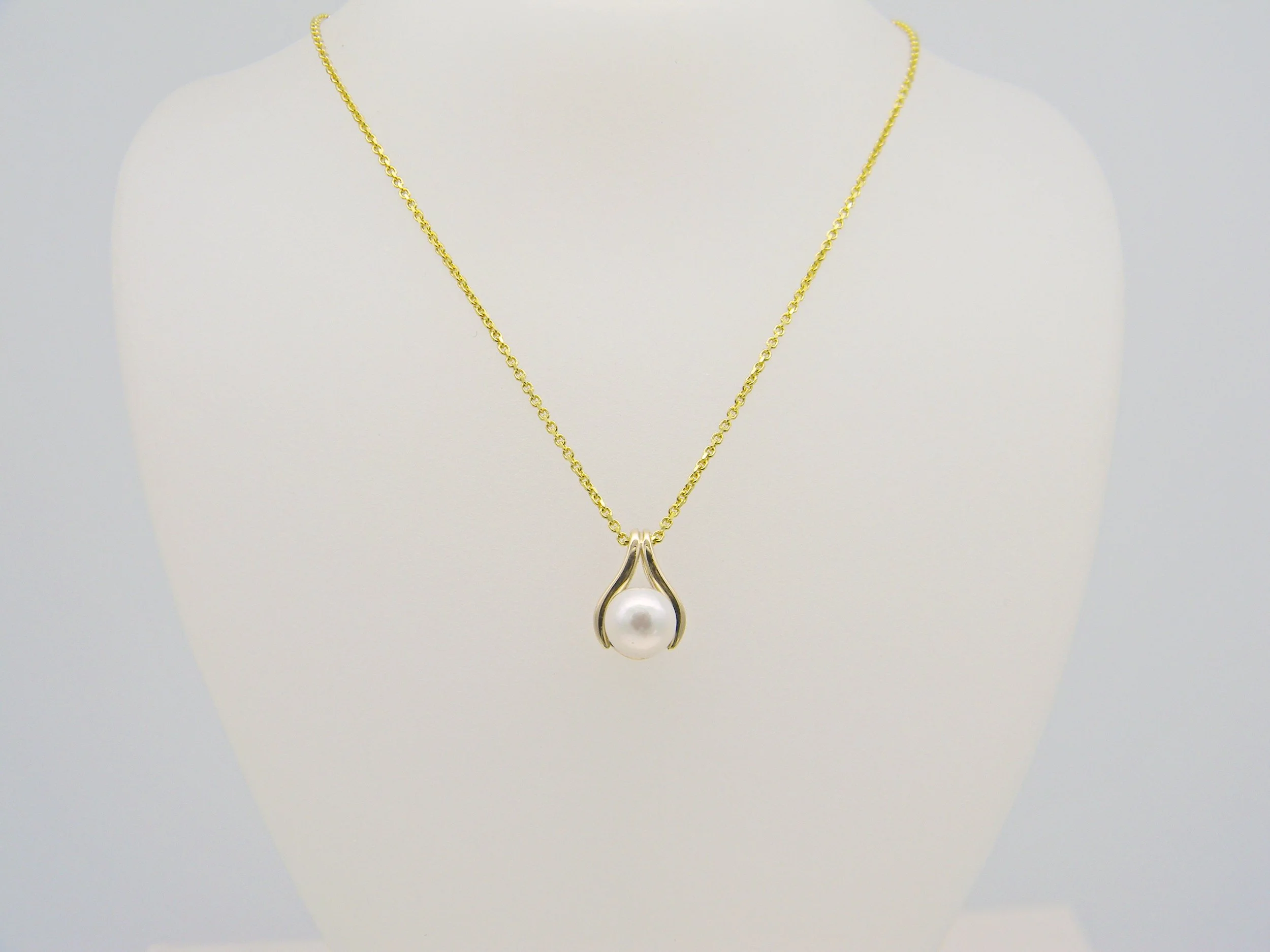 Wishbone Pearl Necklace