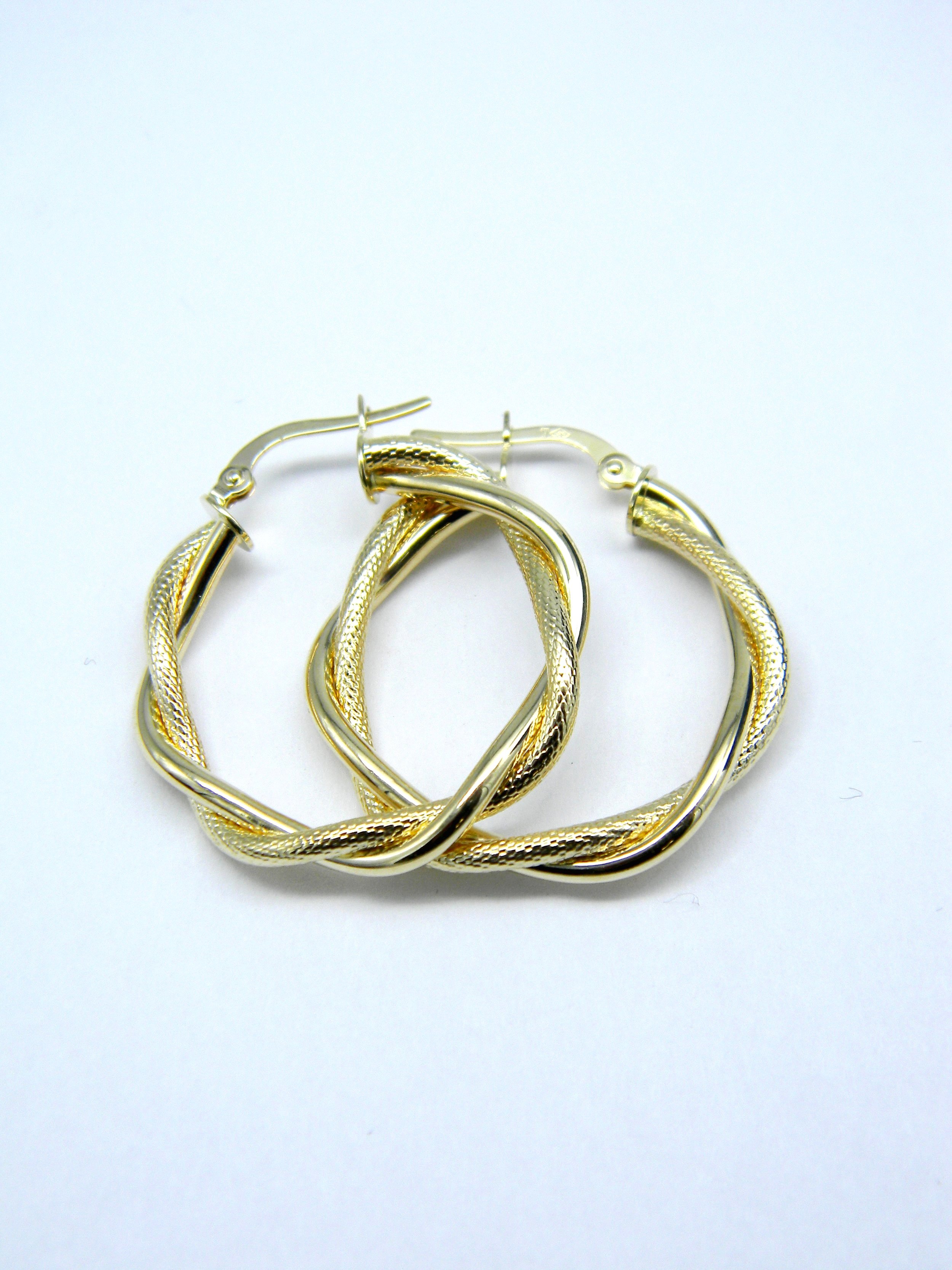 twistedhoop.jpg