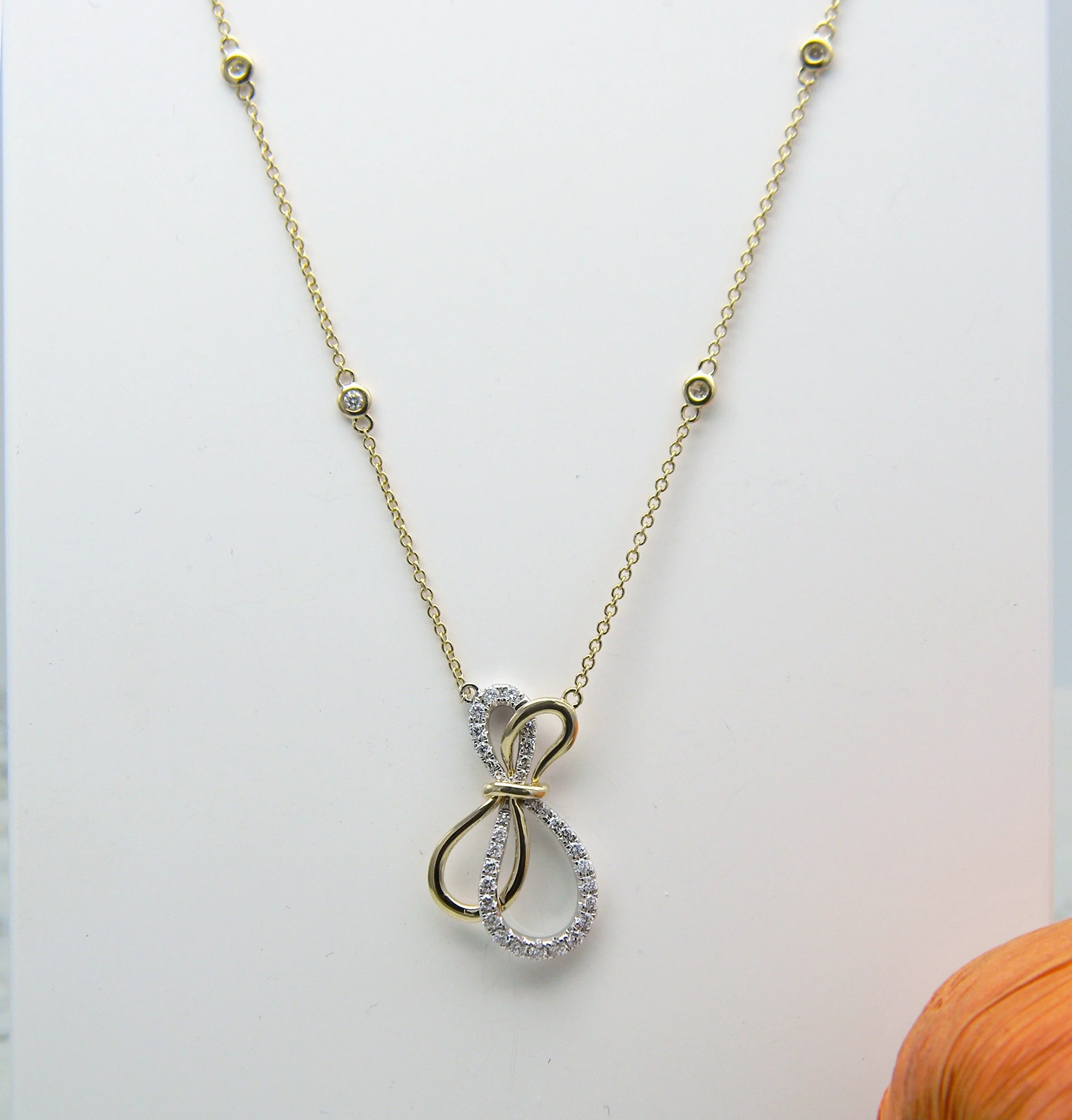 DiamondRibbonPend.jpg