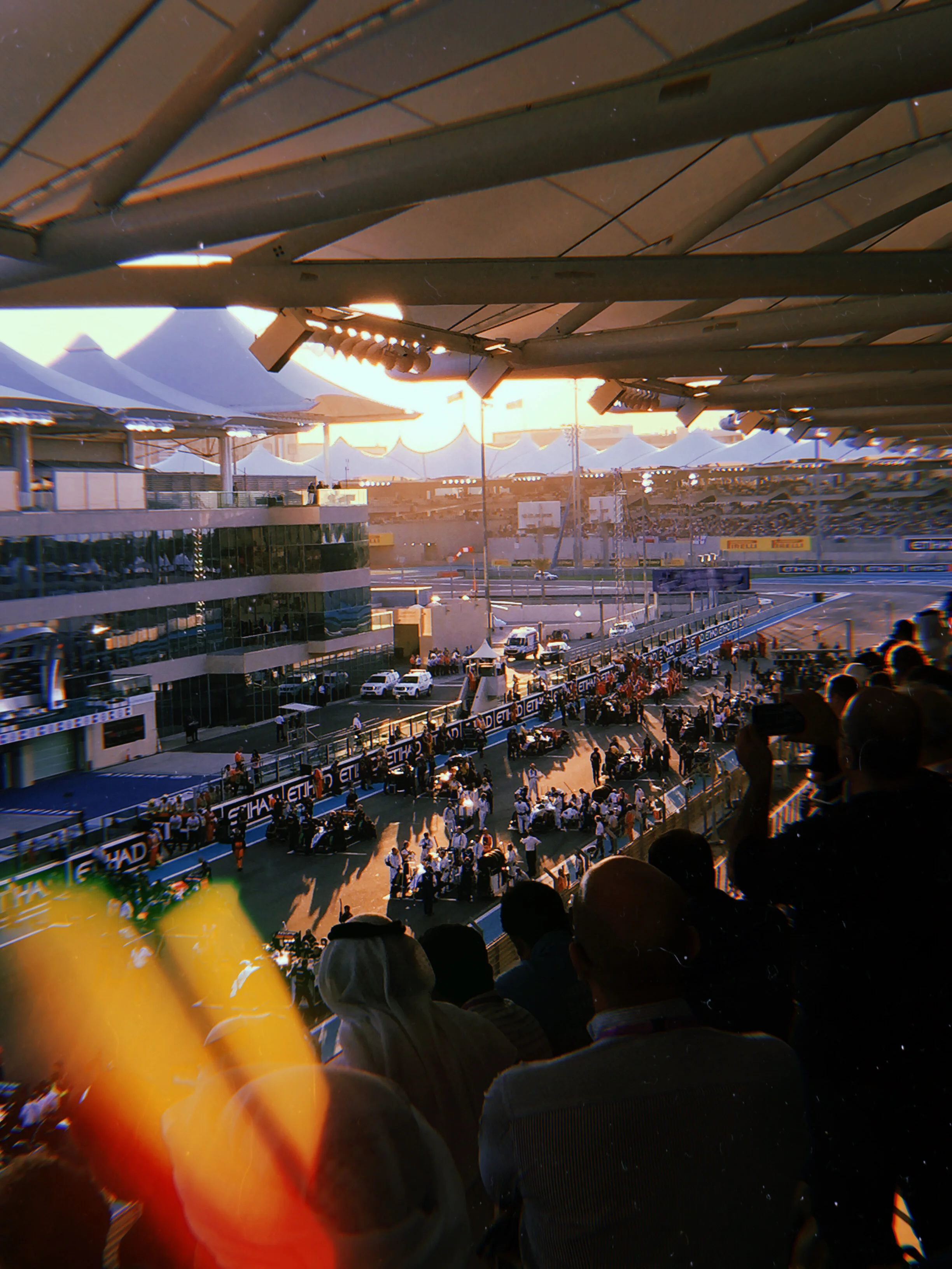 Race Day Finale, Abu Dhabi Grand Prix — Yas Marina Circuit, Abu Dhabi, UAE. ©LeCircles