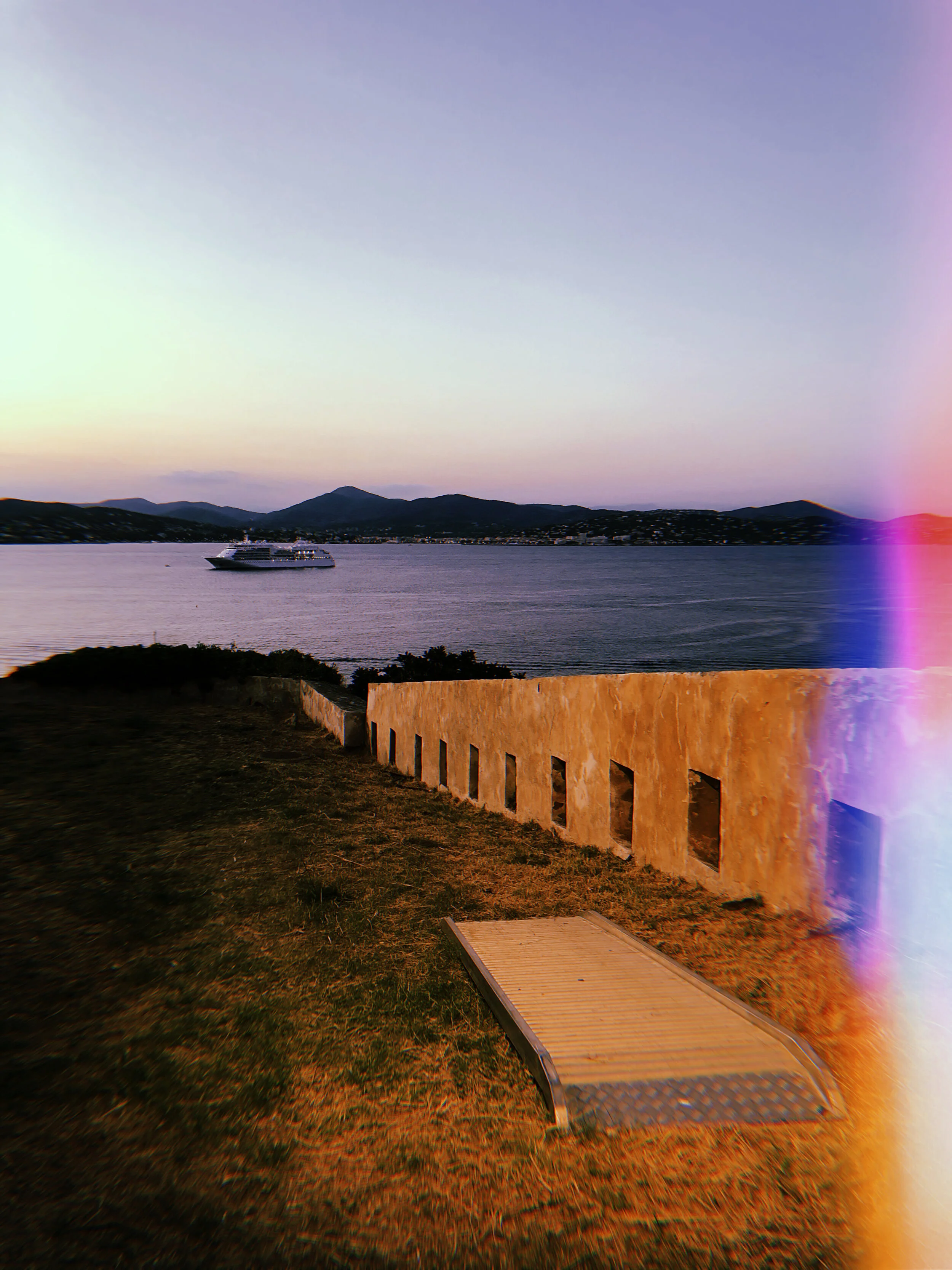 Backstage Entry — Minutes Before Show, Citadelle de Saint-Tropez, Saint-Tropez, France. ©LeCircles