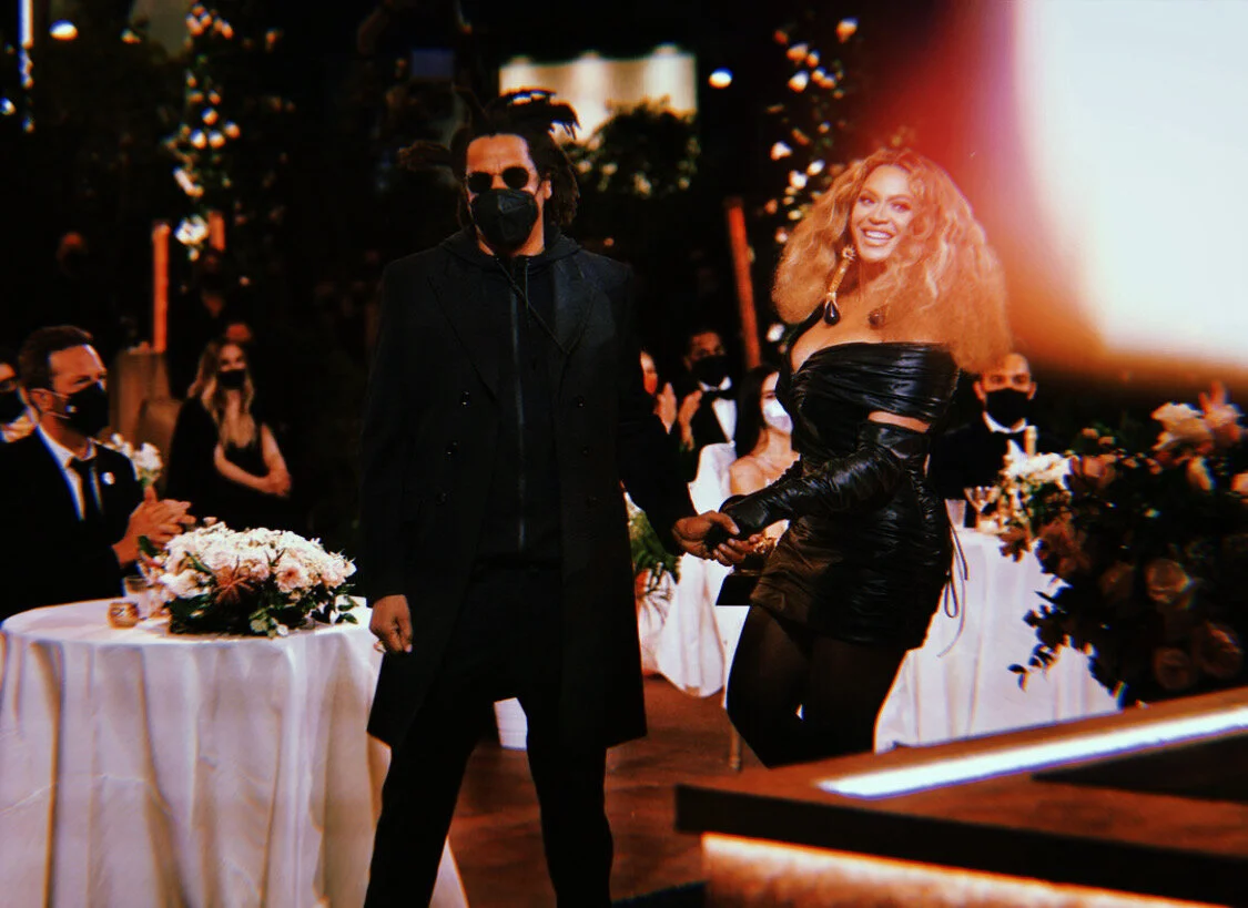 Beyoncé (center right) breaking records! Photo credit: T. Patrick — editing: LeCircles