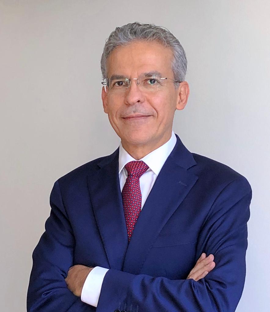 Humberto Romero Lois Director de Captación, Banco Azteca Mr. Romero has over 25 years of experience with companies such as BBVA Bancomer, American Express, HSBC and Principal, acting as general manager, director of product distribution, segmentation, and mutual funds. Mr. Romero has transformed sales channels, implemented innovative digital marketing strategies, and redesigned product portfolios. He holds an MBA from Carnegie Mellon University.