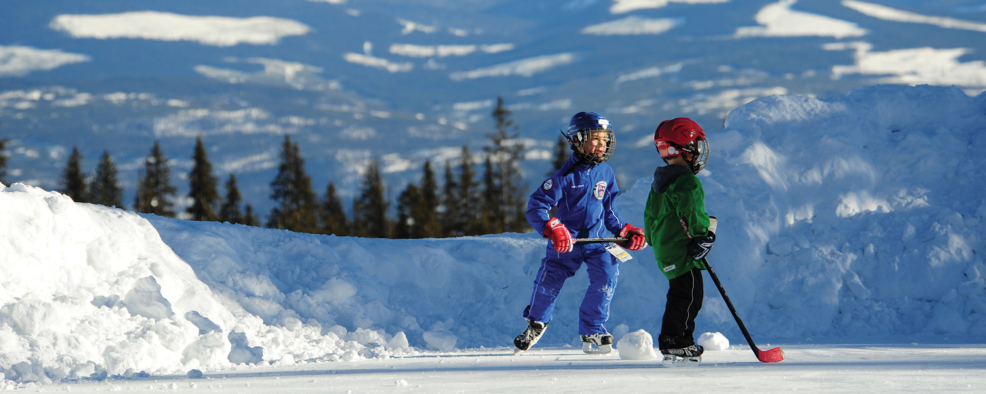 Winter-Activities-Skating-Hockey-Kids-2-2000x800px.jpg