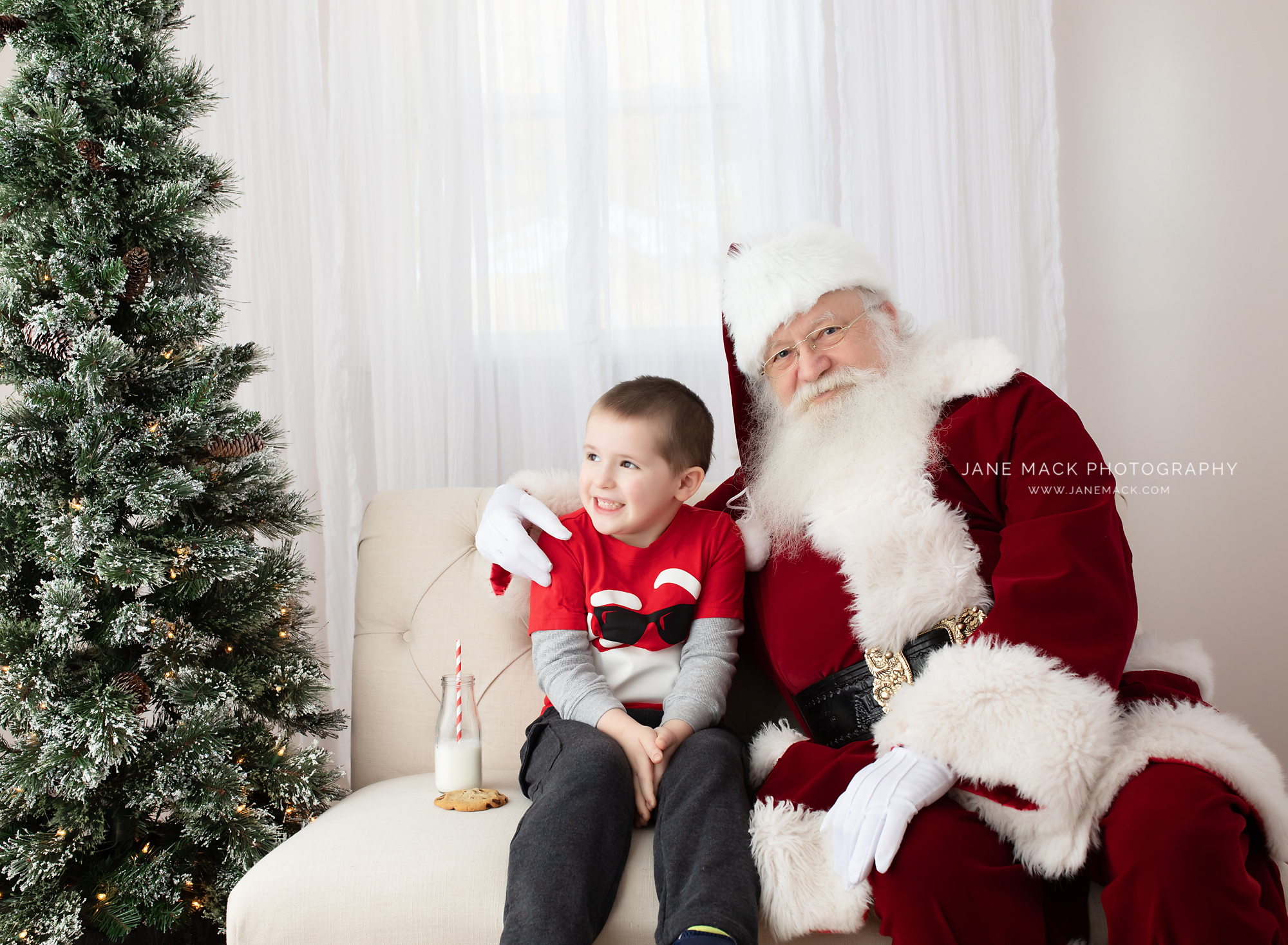 Best Santa Photographer in Maryland.jpg