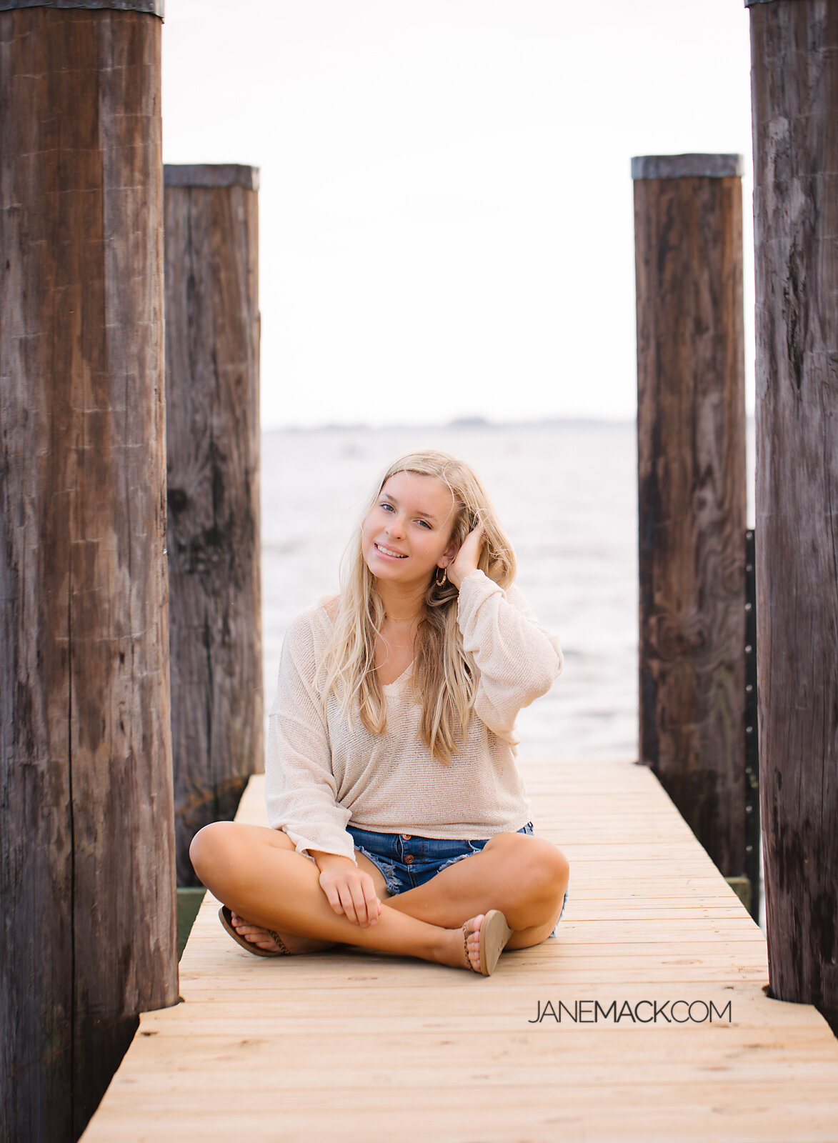 senior pics on the water.jpg