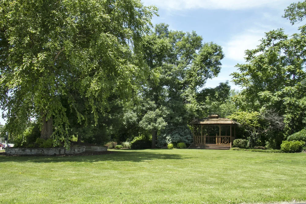 TrotterPhotoStCharlesGazebo_1000x667.jpg