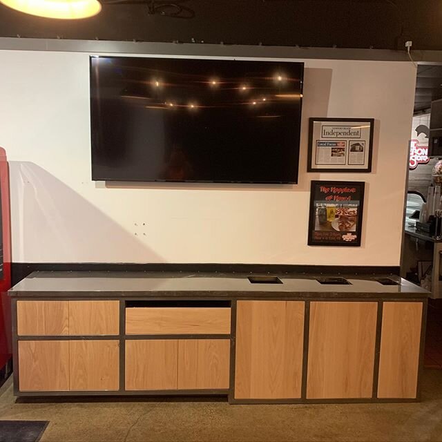 You can have what you want even if it&rsquo;s not in a catalog! This awesome cabinet for Orange County&rsquo;s  number 1 pizza spot @sgtpepperonis was a concept Lawson Building and Design created to fit perfectly in this space. Practical and aestheti