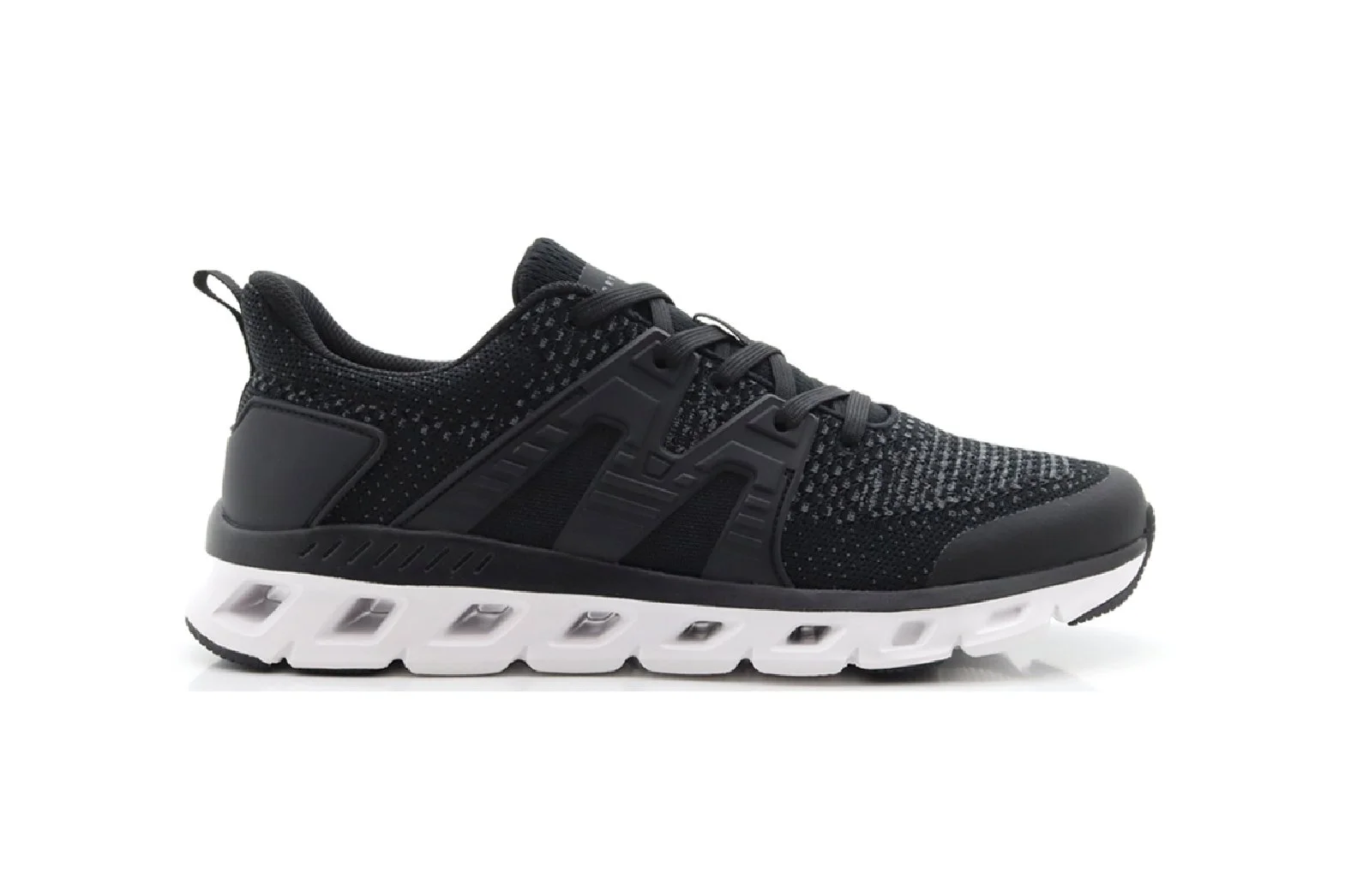TRAIL RUNNERS_SNEAKERS_Artboard 9.jpg