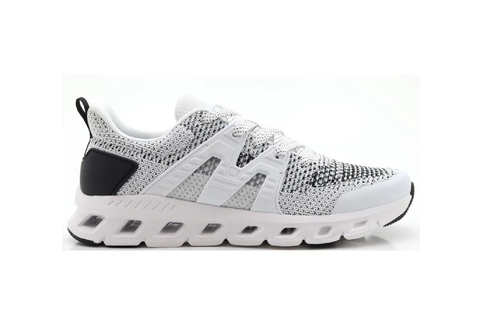 TRAIL RUNNERS_SNEAKERS_Artboard 11.jpg
