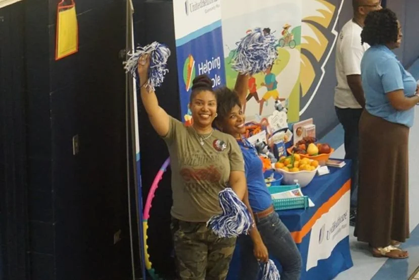 Sol Cheering on the community