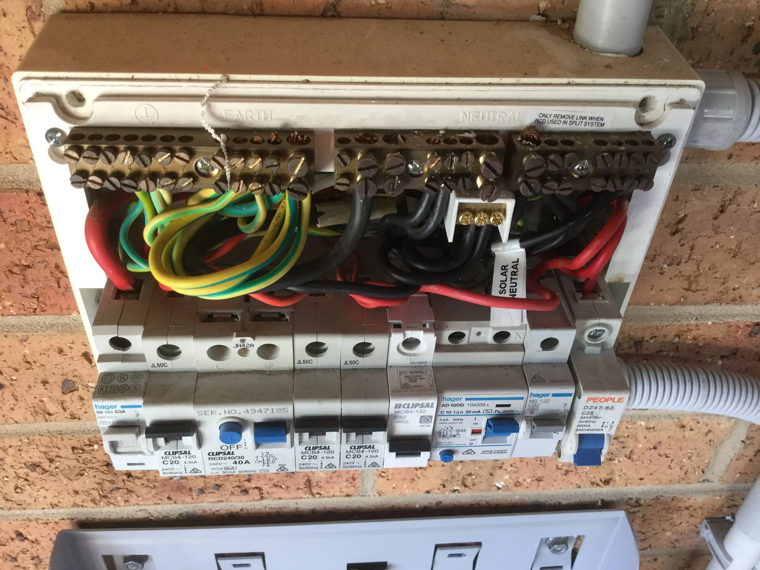 QC: Solar Neutral; SWB wiring