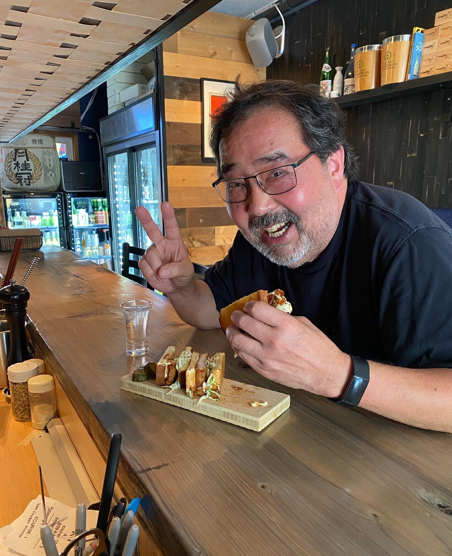 It&rsquo;s July! And our bar counter is open!!!!!
Also, don&rsquo;t you need sake for 4th of July???? Come pick up some. We open 4pm to midnight today and tomorrow🍶