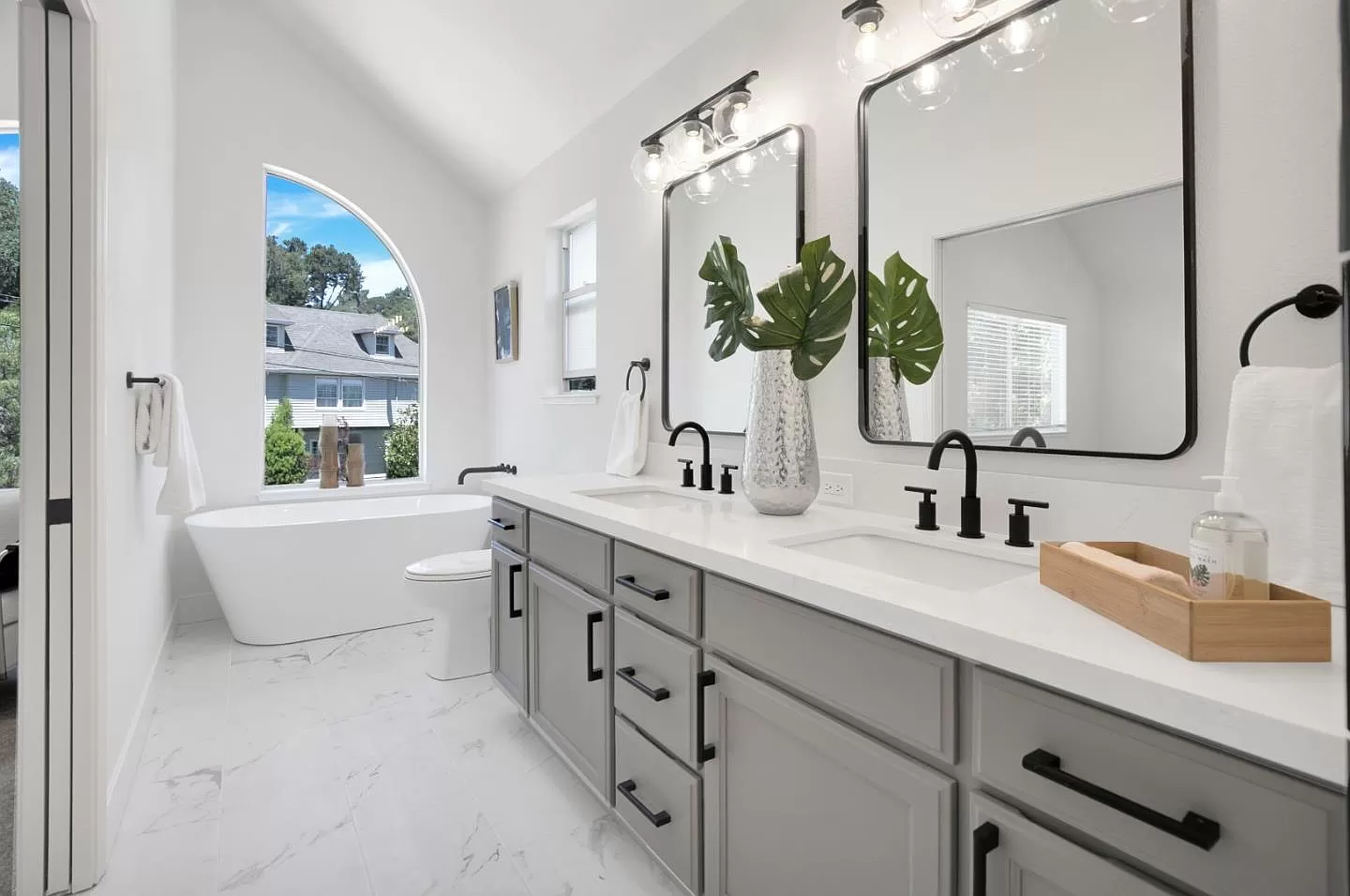 Master Bath.png