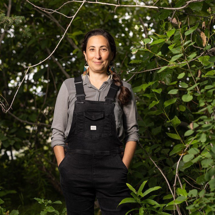 Thank you @jennyirenemiller for the new headshot. I wanted to crawl inside the bushes and she was a good sport about it. 🌲🌲