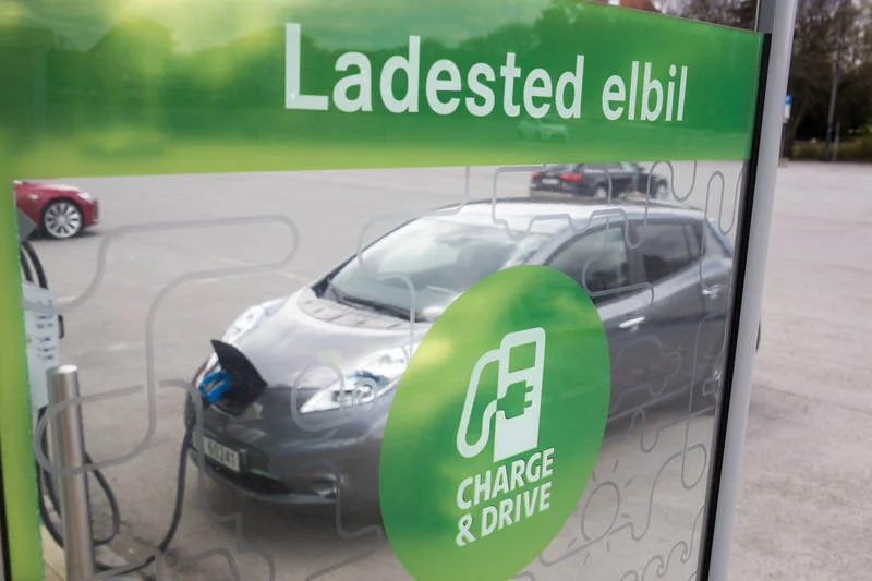 chargingstation_ev-nissan-leaf-oslo-5.jpg