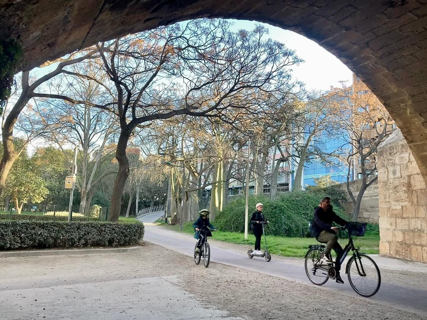 Some pics I took while reporting on Valencia as the Green Capital of Europe for @CNNTravel.  I learned a lot on this assignment:  A whopping  97% of residents live less than 300 meters from a major green area.  From the converted riverbed park of the