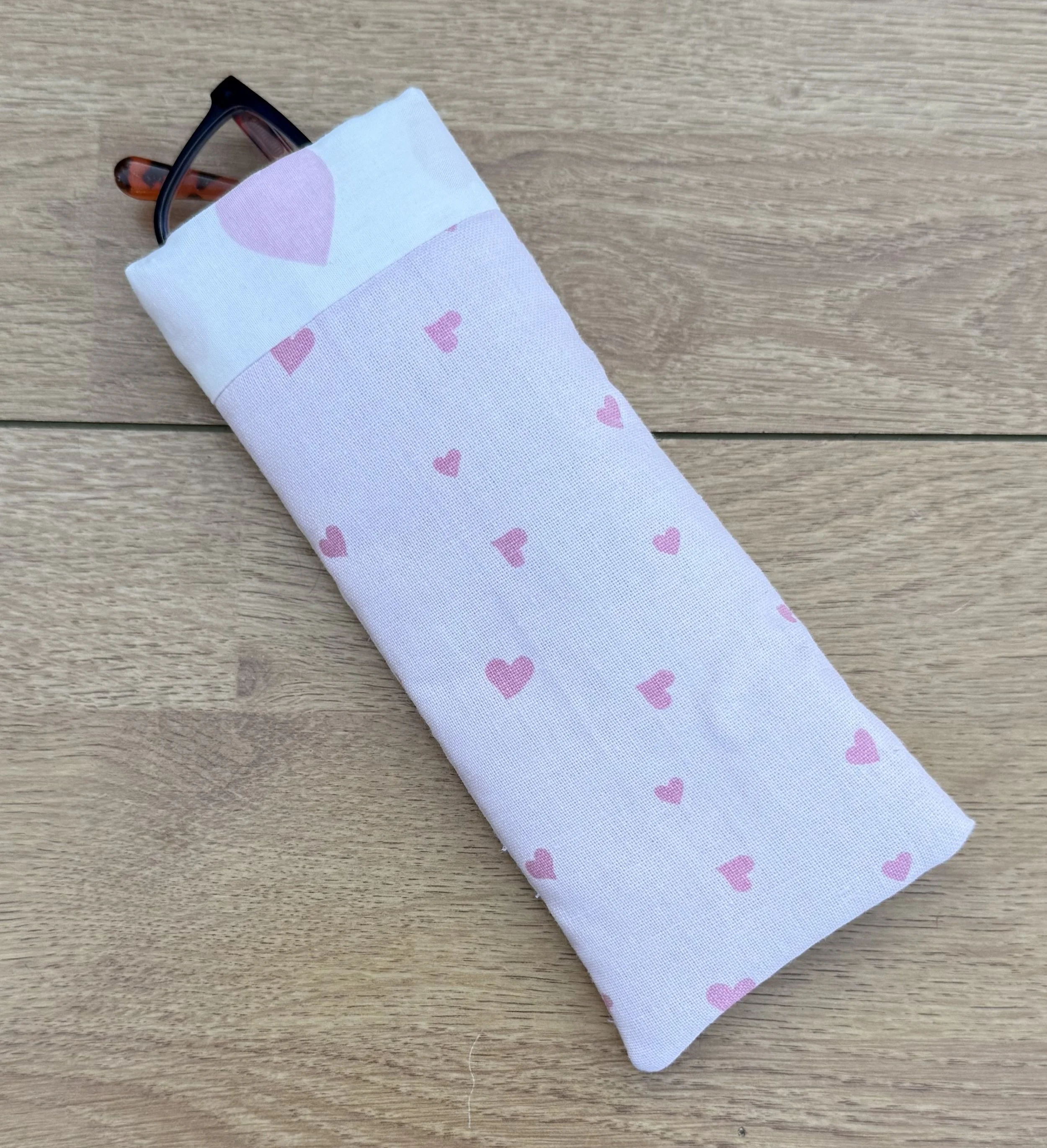 LA Handmade Glasses Case Pink Hearts heart topper.jpg