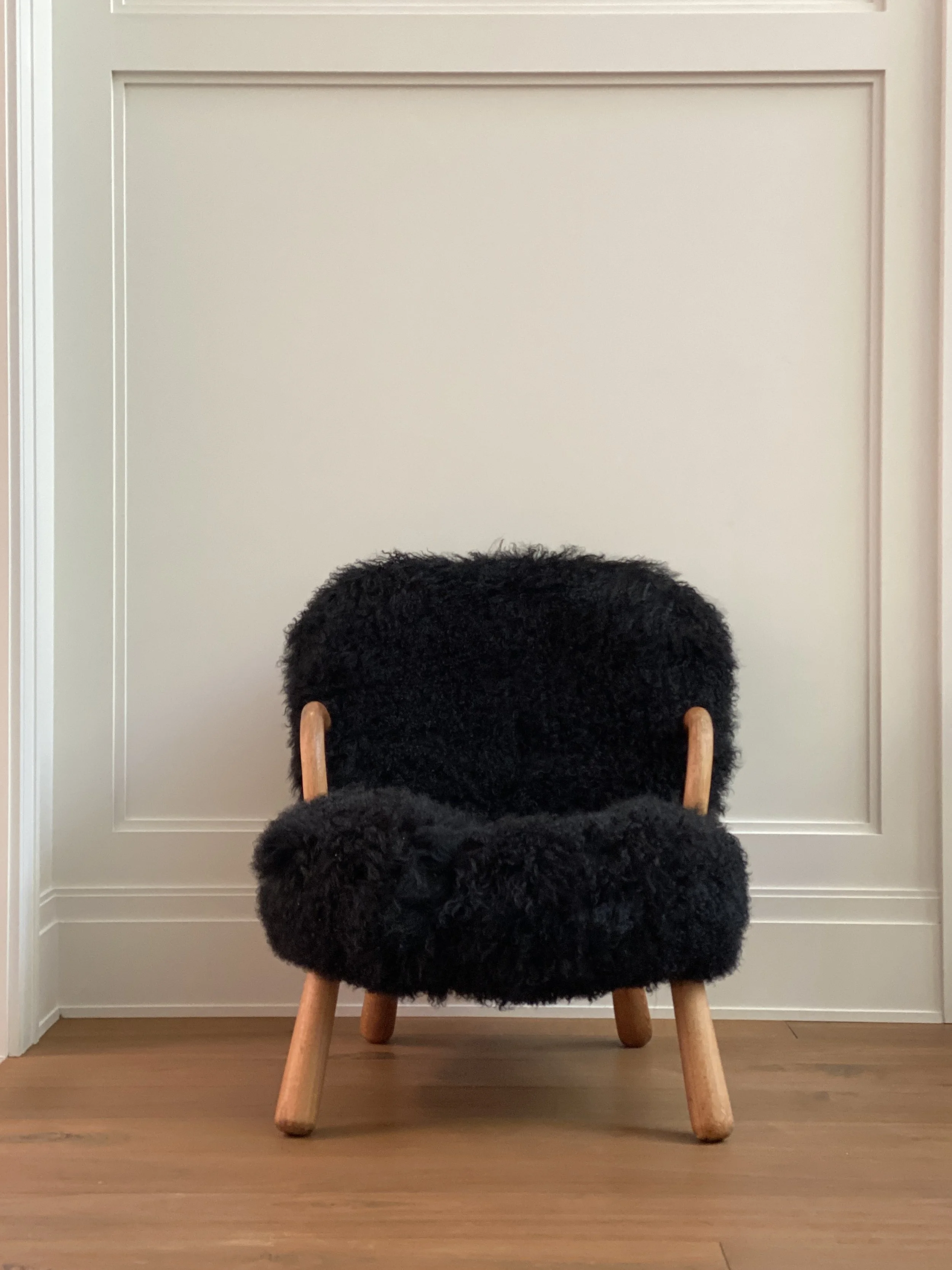 Clam Chair by Arnold Madsen 31 x 26 x 32 inches deep