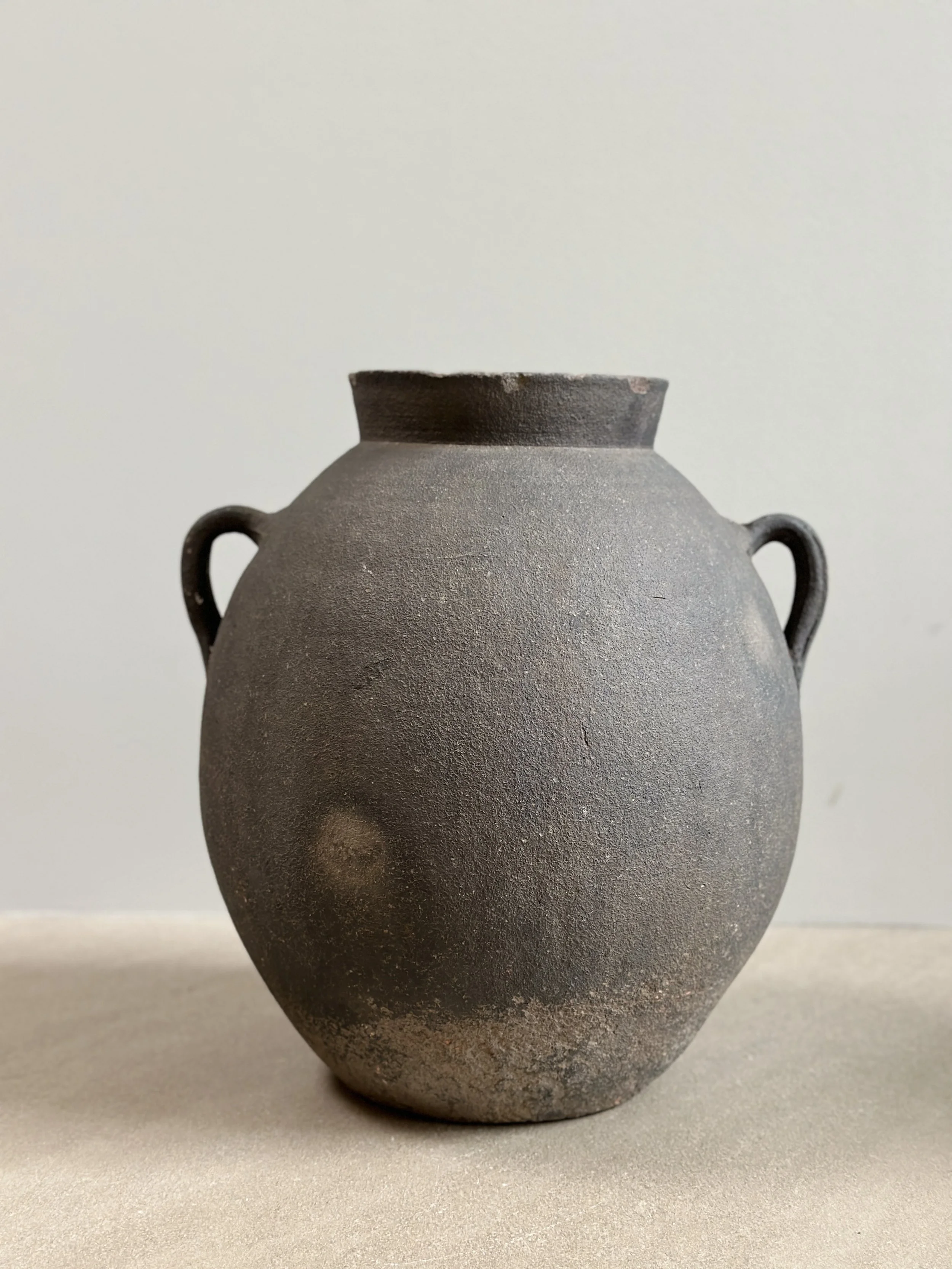 Spanish Pot, 19th Century 15 inches tall