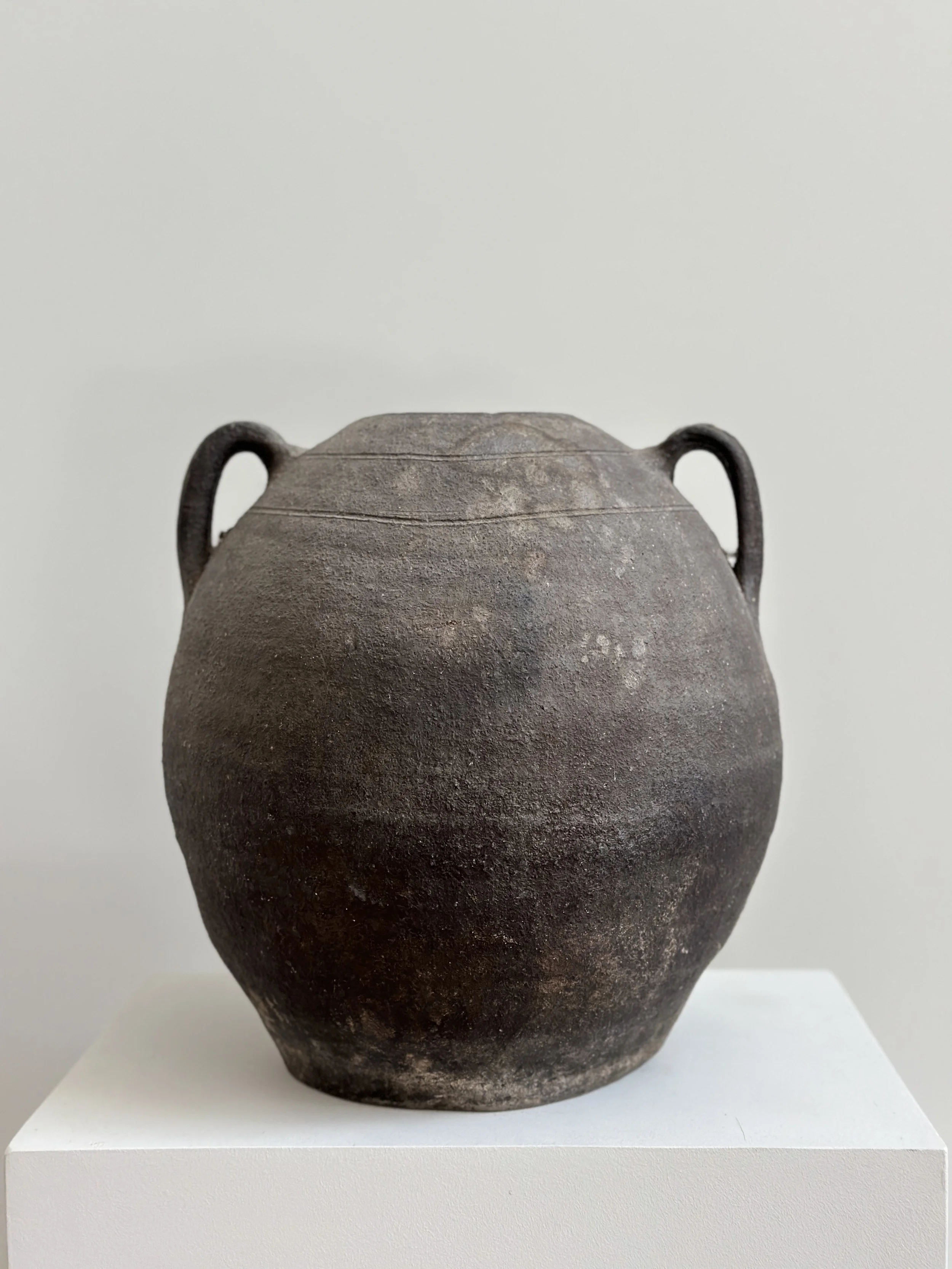 Stunning Spanish Pot with Etched Rim and Two Handles c. 1800 14 x 12 inches