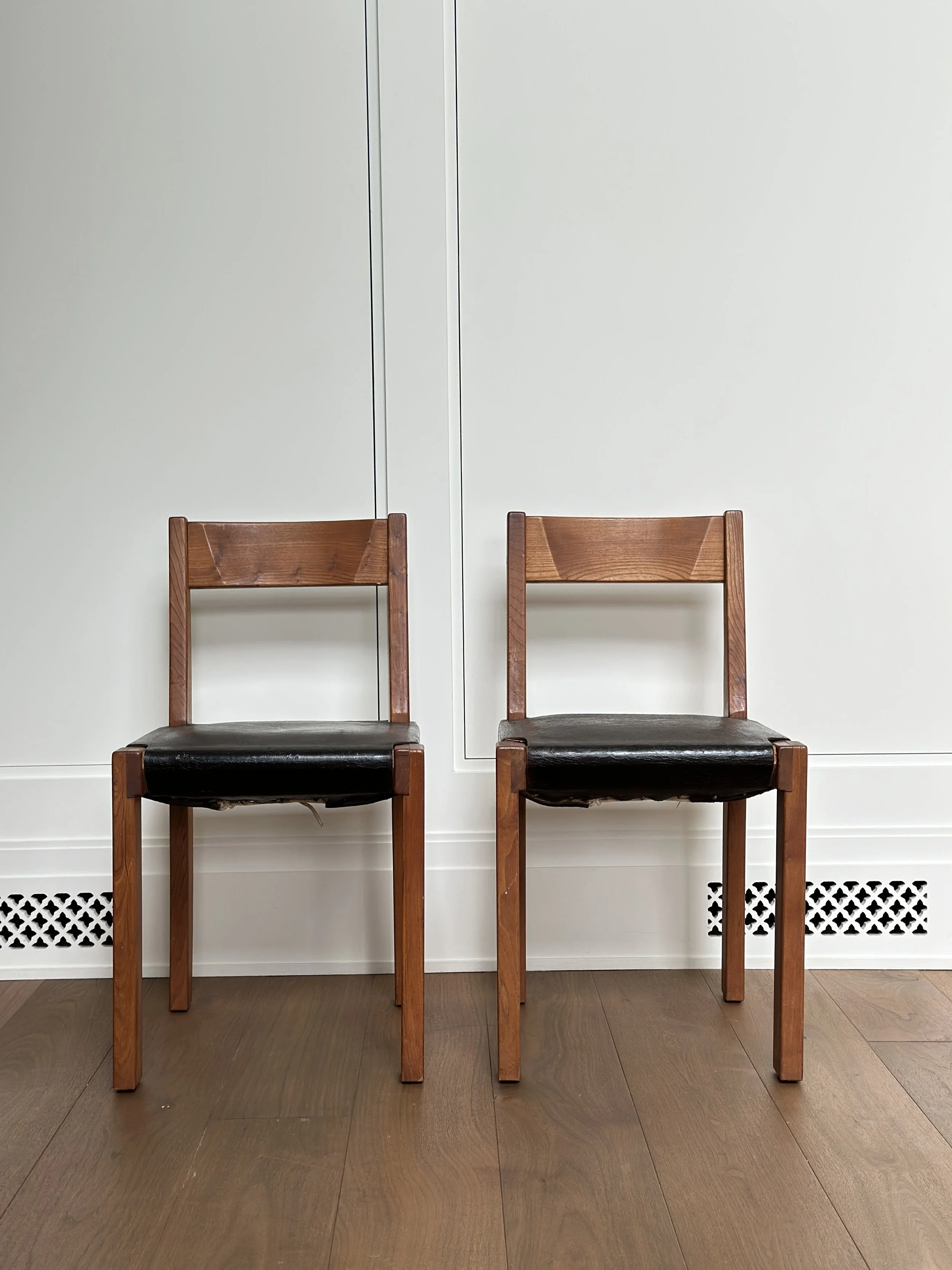 Pair of S24 Chairs in Original Leather and Elm by Pierre Chapo, France 1960s 29 1/2 (H) x 16 (W) x 18 (D) 17 1/2 inches seat height
