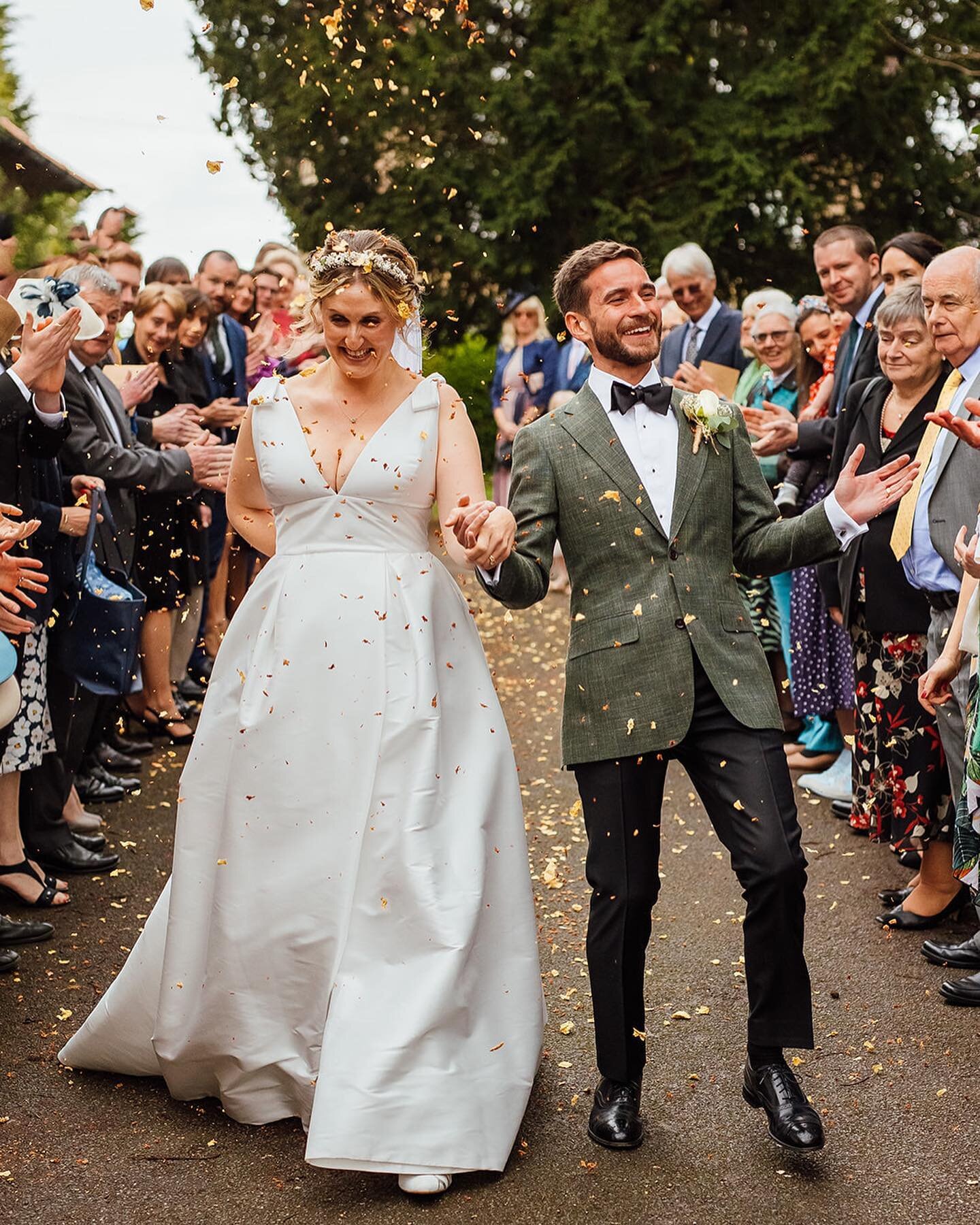 After a very much needed few days off I&rsquo;m back and what a great wedding to come crashing back into ⚡️ Charlie + James came back all the way from New Zealand to celebrate their big day with family and friends and it was just perfect ✨ they even 