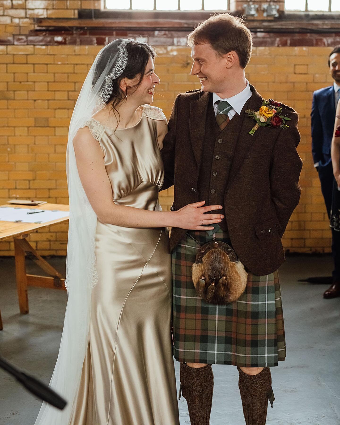 Emily + Eliot ✨ the actual cutest pair ✨ they had their delightful day at Kelham Island museum folllwed by feasting and dancing at @themowbray and it was just the best! LOTS and lots and lots of fun ✨
@katebeaumont 
@swallowsanddamsons