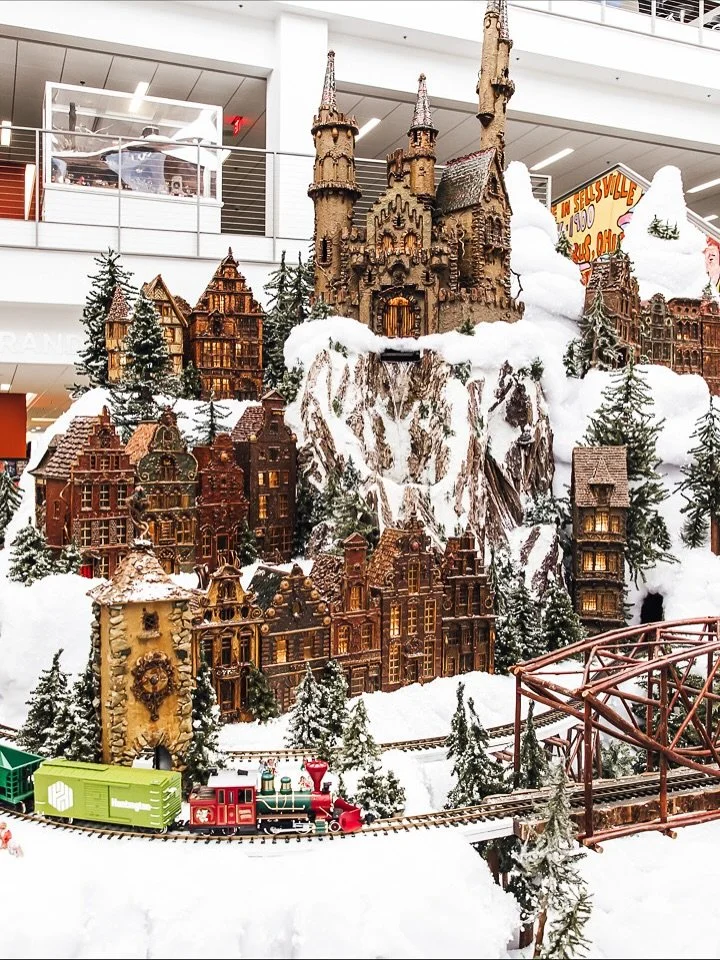 We&rsquo;re excited to share that the @columbuslibrary is joining the fun this year! 

Stop by during the Day of Discovery on Saturday, December 6 to enjoy: 

📚 10% off at the Library Store
🚂 The iconic Huntington Holiday Train
☕️ Winter-themed dri