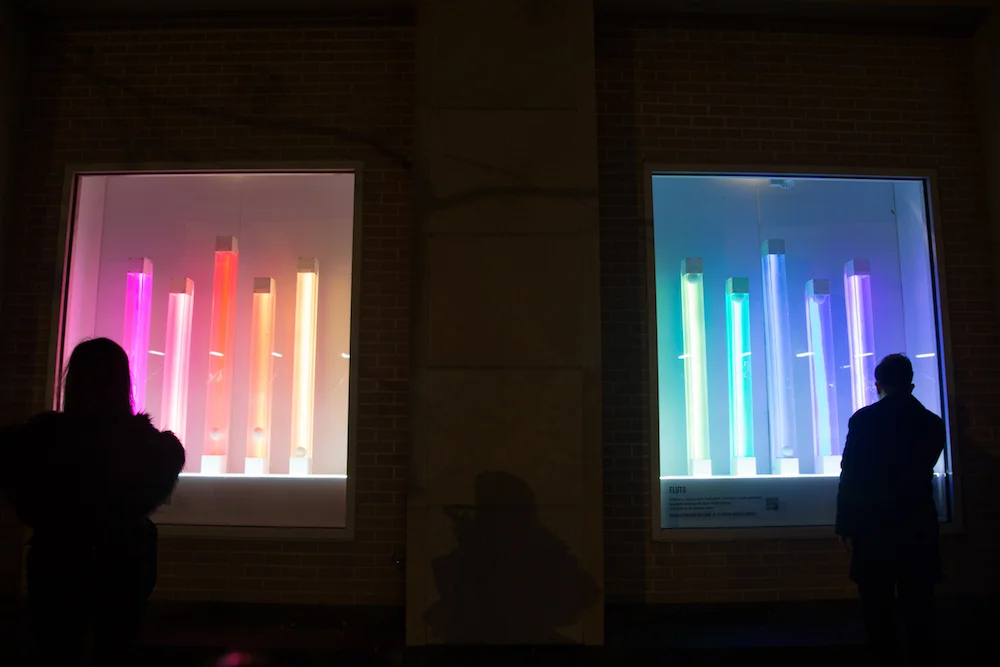 10 tubes of light in 2 windows
