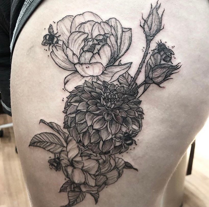 We 🤍 flower tattoos here! Stunning work done recently by Nicole and Marissa respectively 

Send your tattoo requests over to info@bostonbarber.com to secure a spot with one of amazing artists!

&bull;
&bull;
#bostonbarbertattooco #bostontattoo #bost