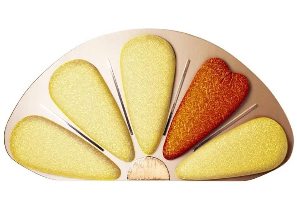 Obsessing over this headboard for a girls room makeover! I love how playful it is! #midtownwest #ritikabhasindesign @ritikabhasindesign