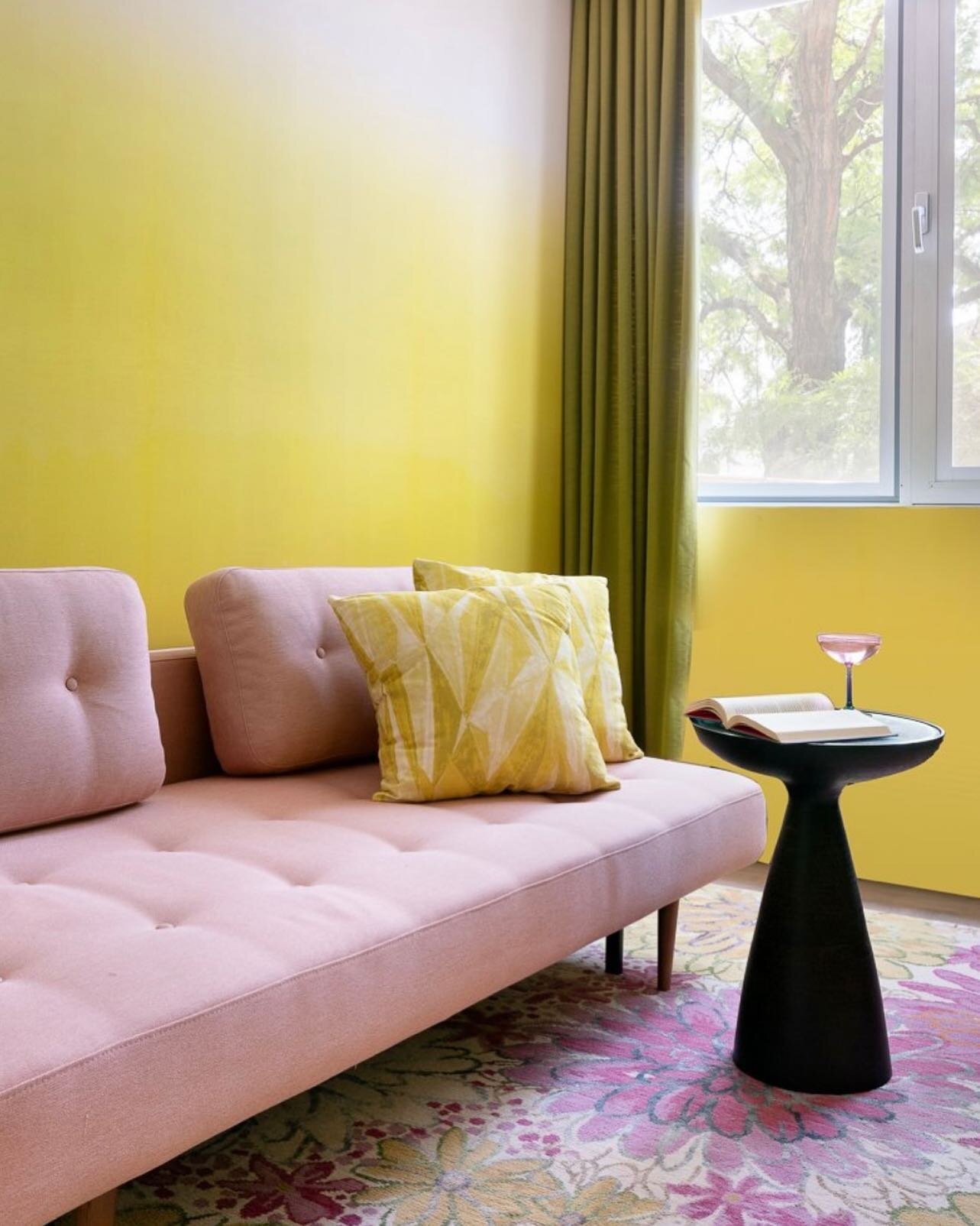 Chartreuse and Raspberry- one of my favorite combinations, seen in this multipurpose room that serves as a home office/ guest room at my Park Slope project 
📷 @dwangphoto 
#ritikabhasindesign @ritikabhasindesign 

#guestroom #homeofffice #liveincolo