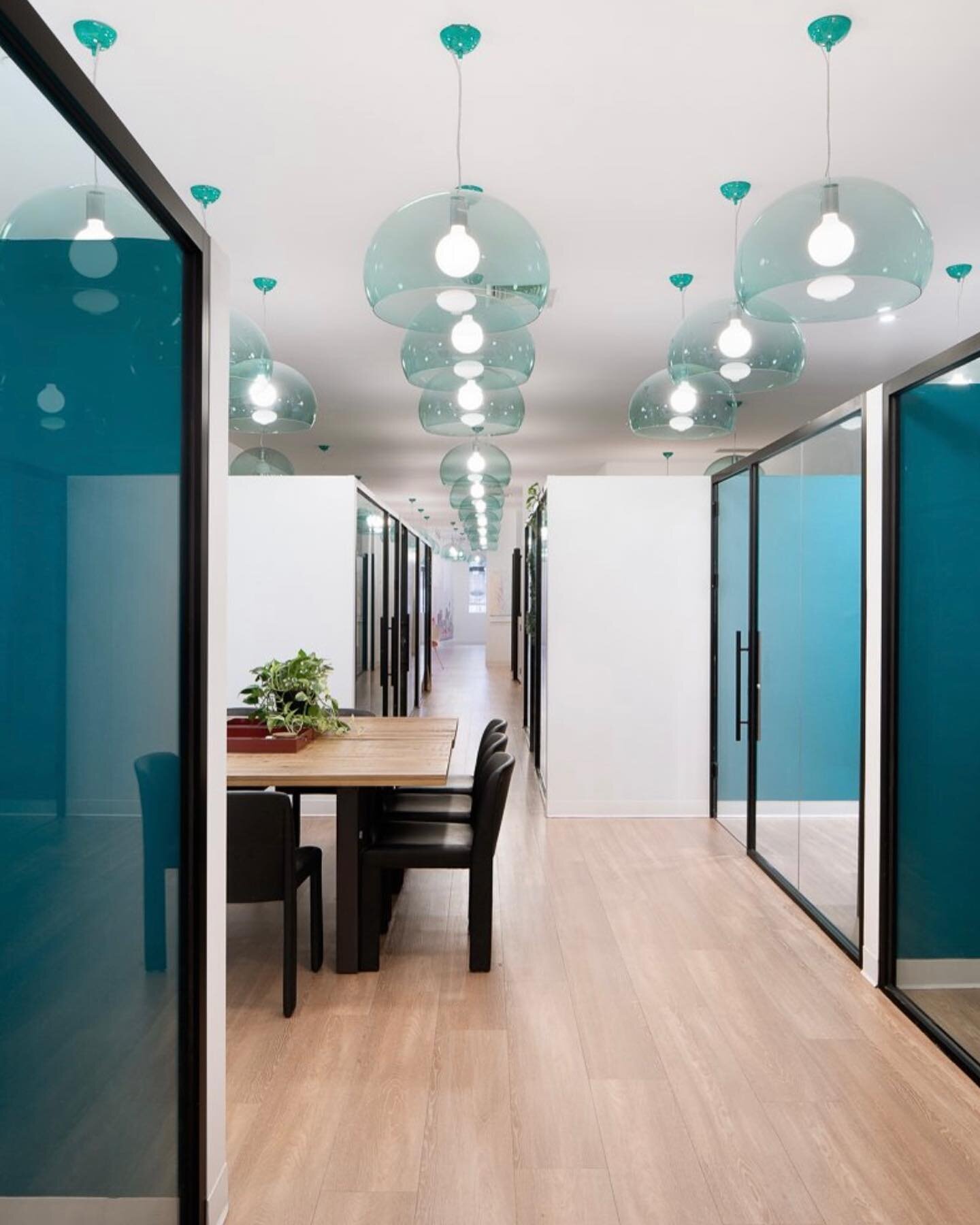 Same view -transformed space ✨✨
When my client reached out to me to design their 4000 sq ft office, it was a bare linear space with hardly any natural light. She wanted an office that was inviting for its employees and guests and reflect the company&